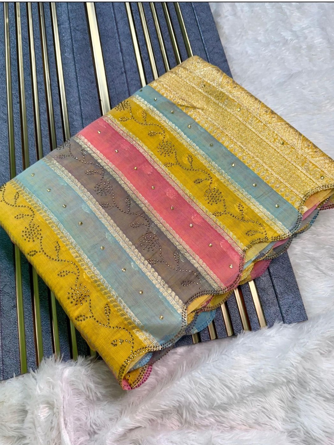 

DIVASTRI Woven Design Beads and Stones Pure Linen Banarasi Saree, Yellow