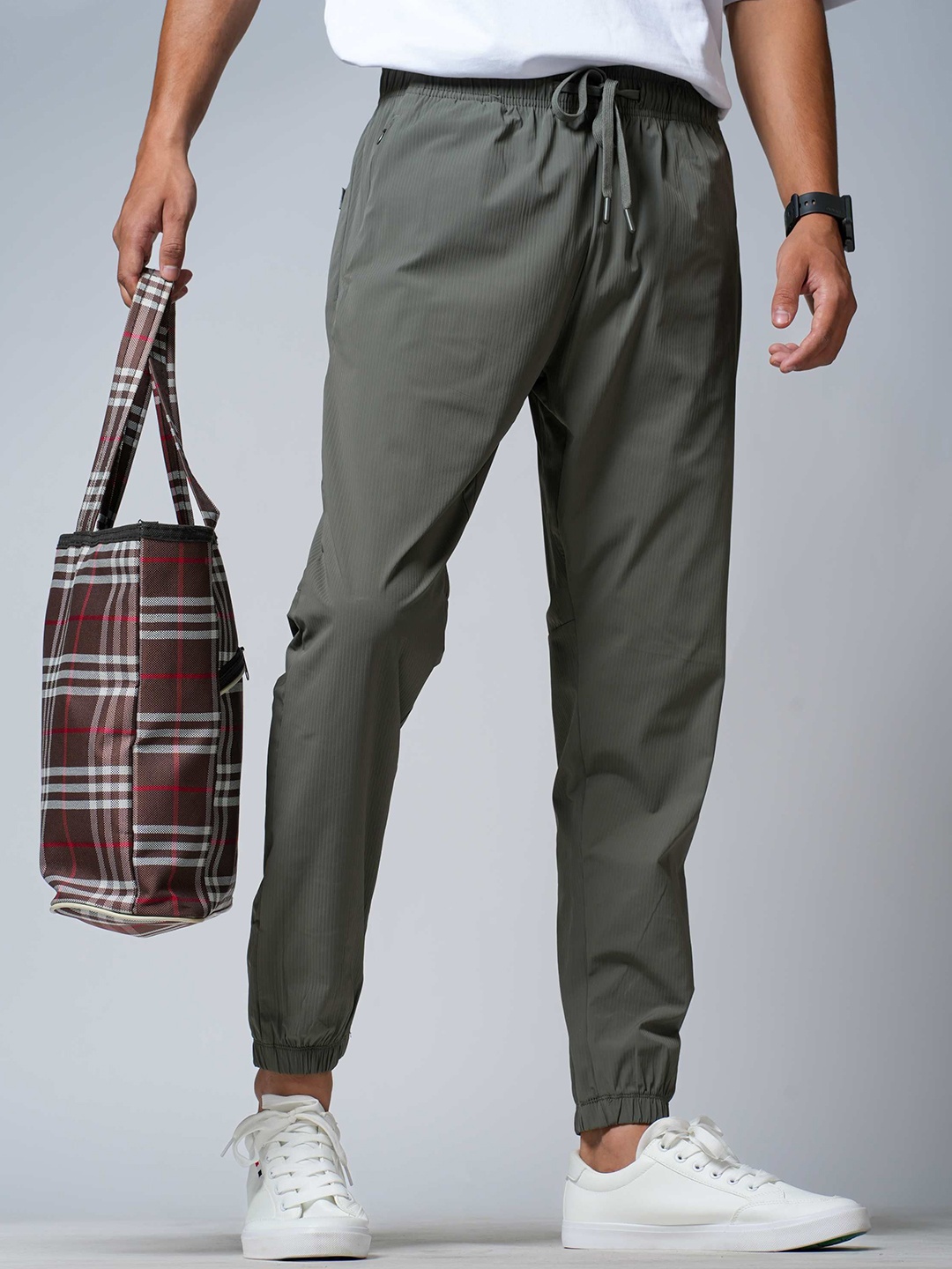 

Fort Collins Men Relaxed Fit Joggers, Olive