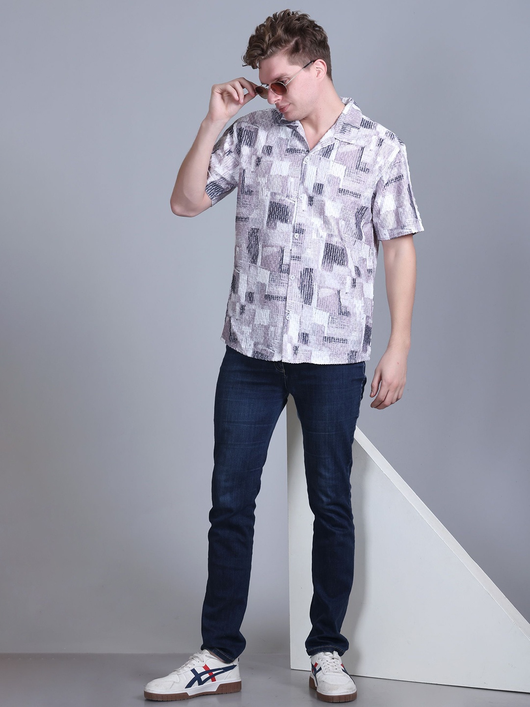 

Antiloop Men Opaque Printed Casual Shirt, Mauve