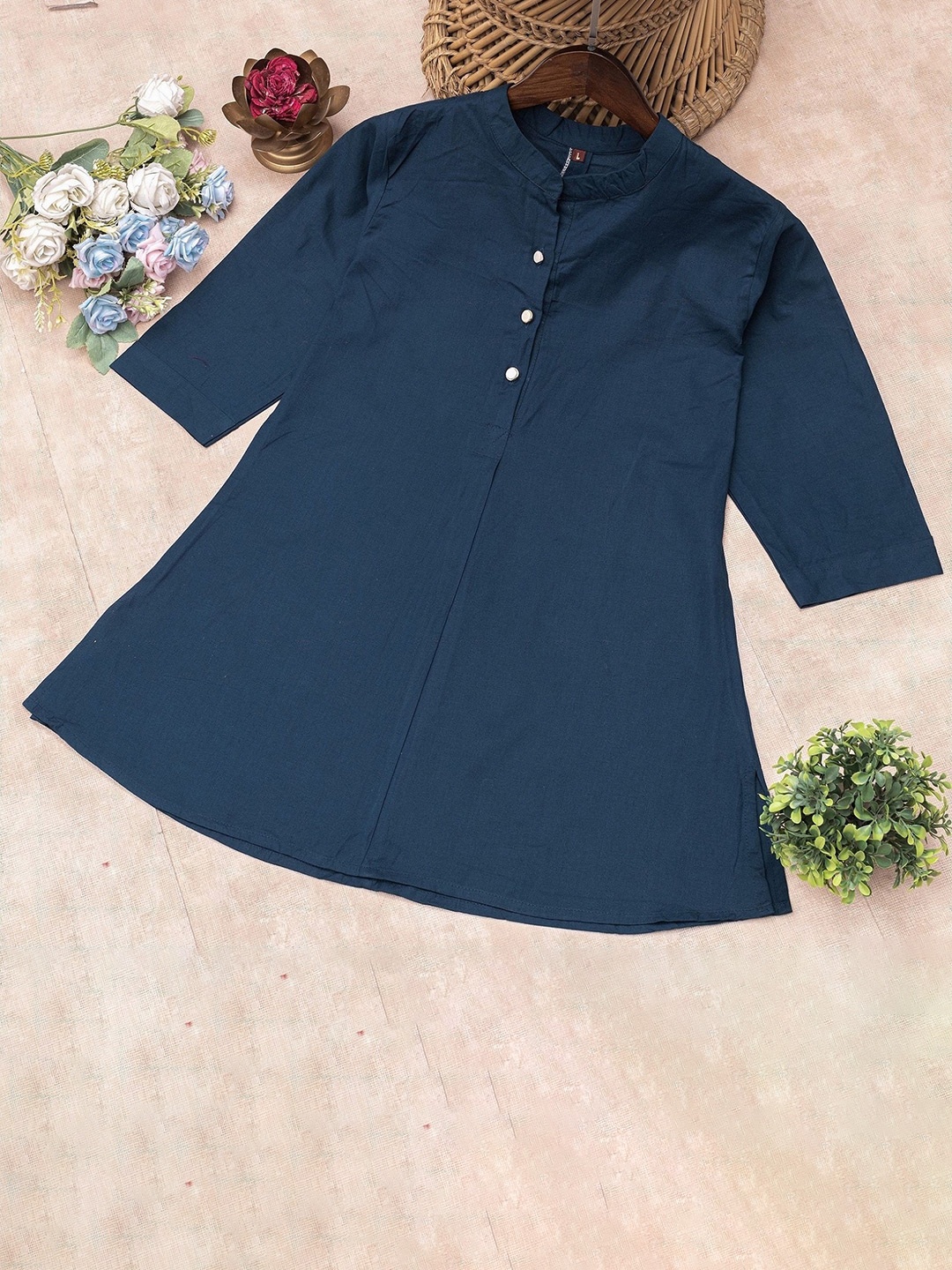 

SWAMI STUDIO Dyed Khadi Handloom Kurti, Navy blue