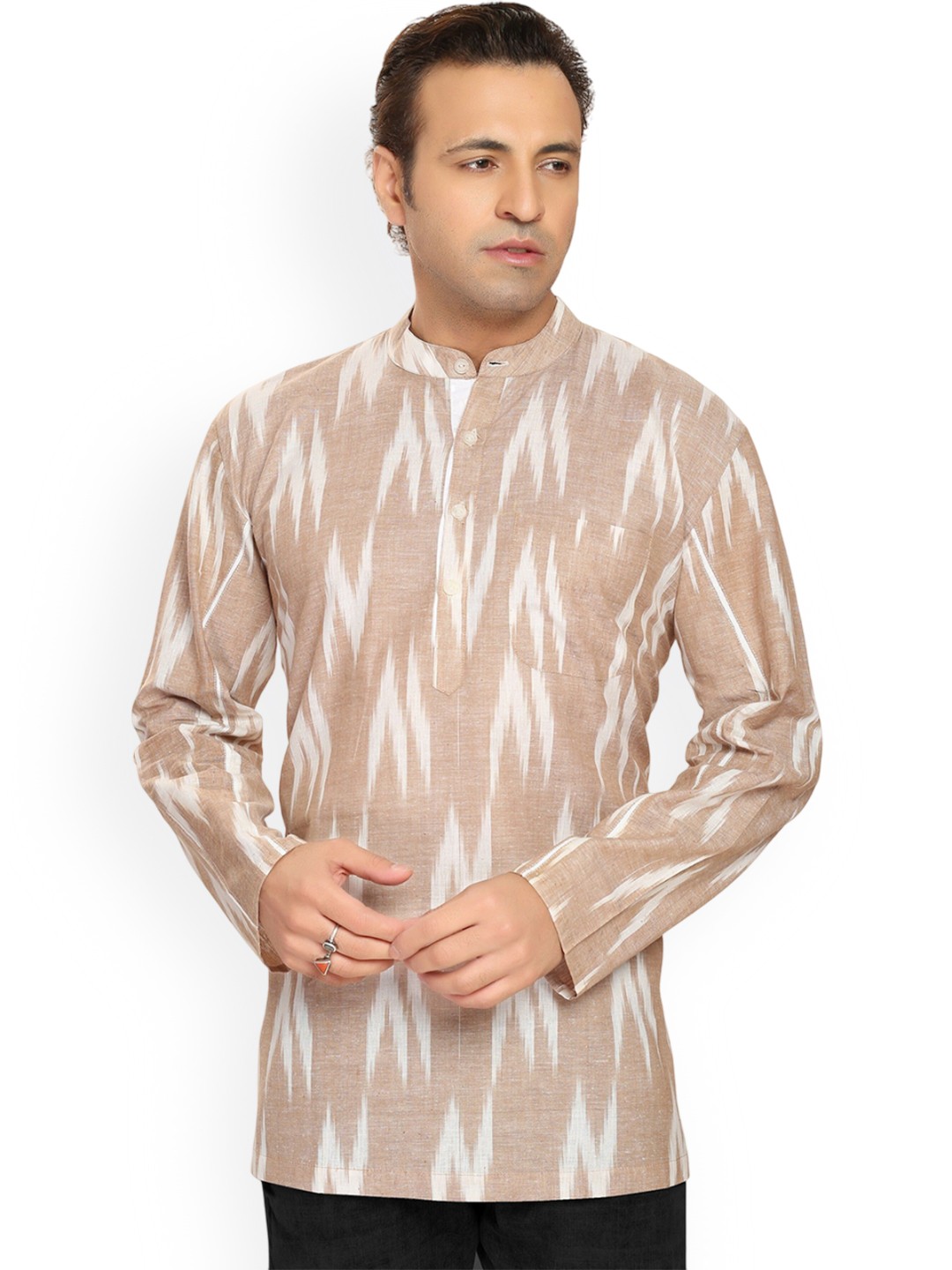 

Arch element Men Thread Work Kurta, Beige