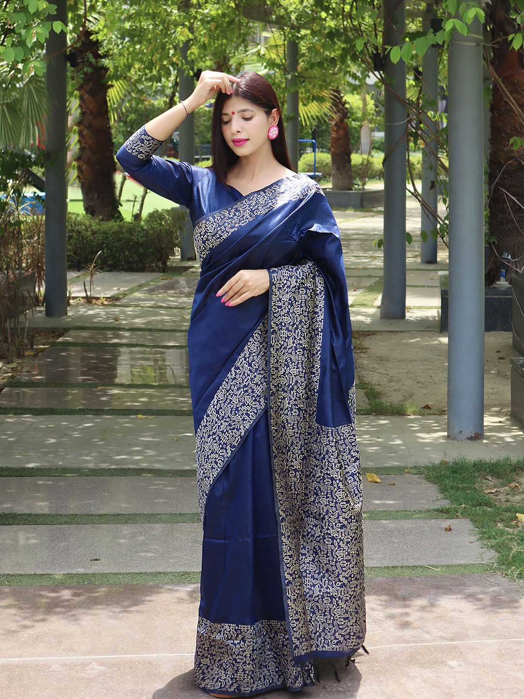 

Ekta Textiles Pure Silk Banarasi Saree, Blue