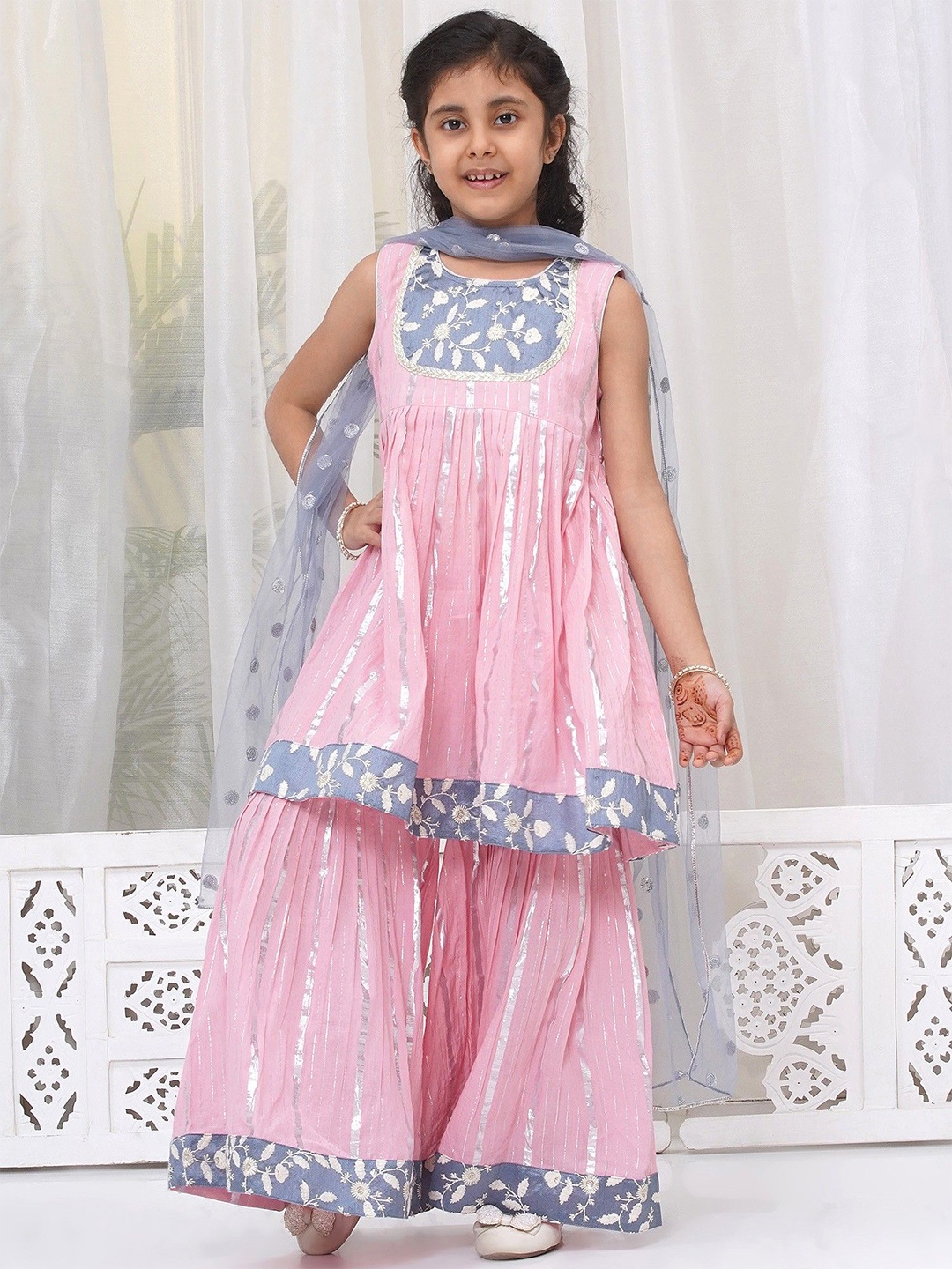 

Little Bansi Girls Ethnic Motifs Embroidered Regular Sequinned Pure Cotton Kurta with Sharara & With Dupatta, Pink