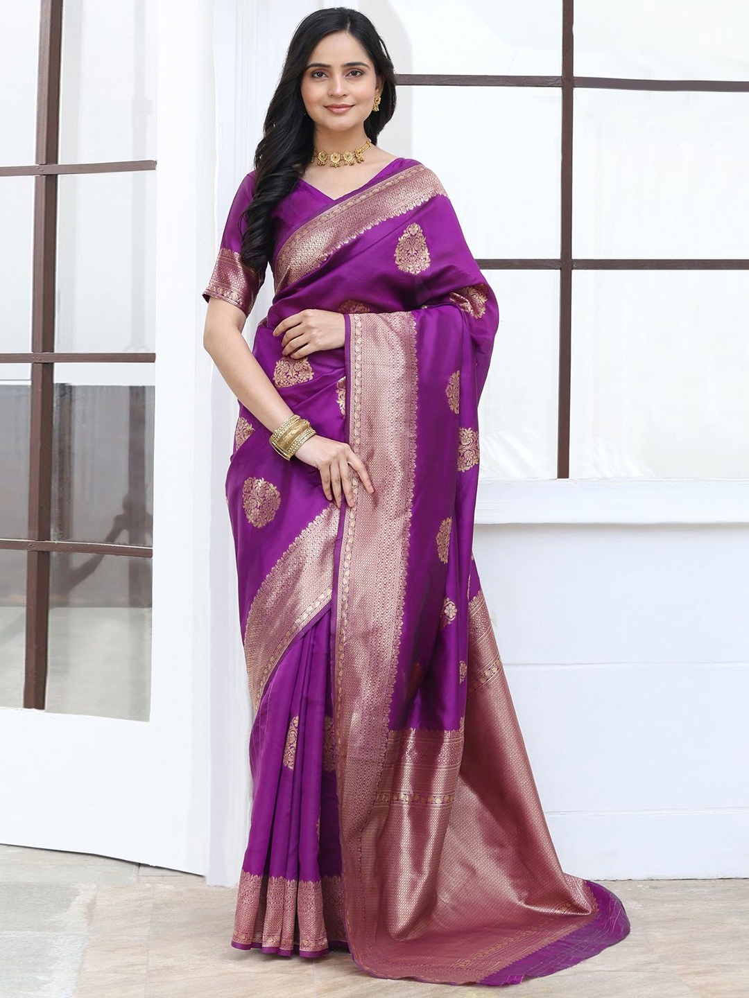 

Nimidiya Woven Design Zari Silk Blend Banarasi Saree, Purple