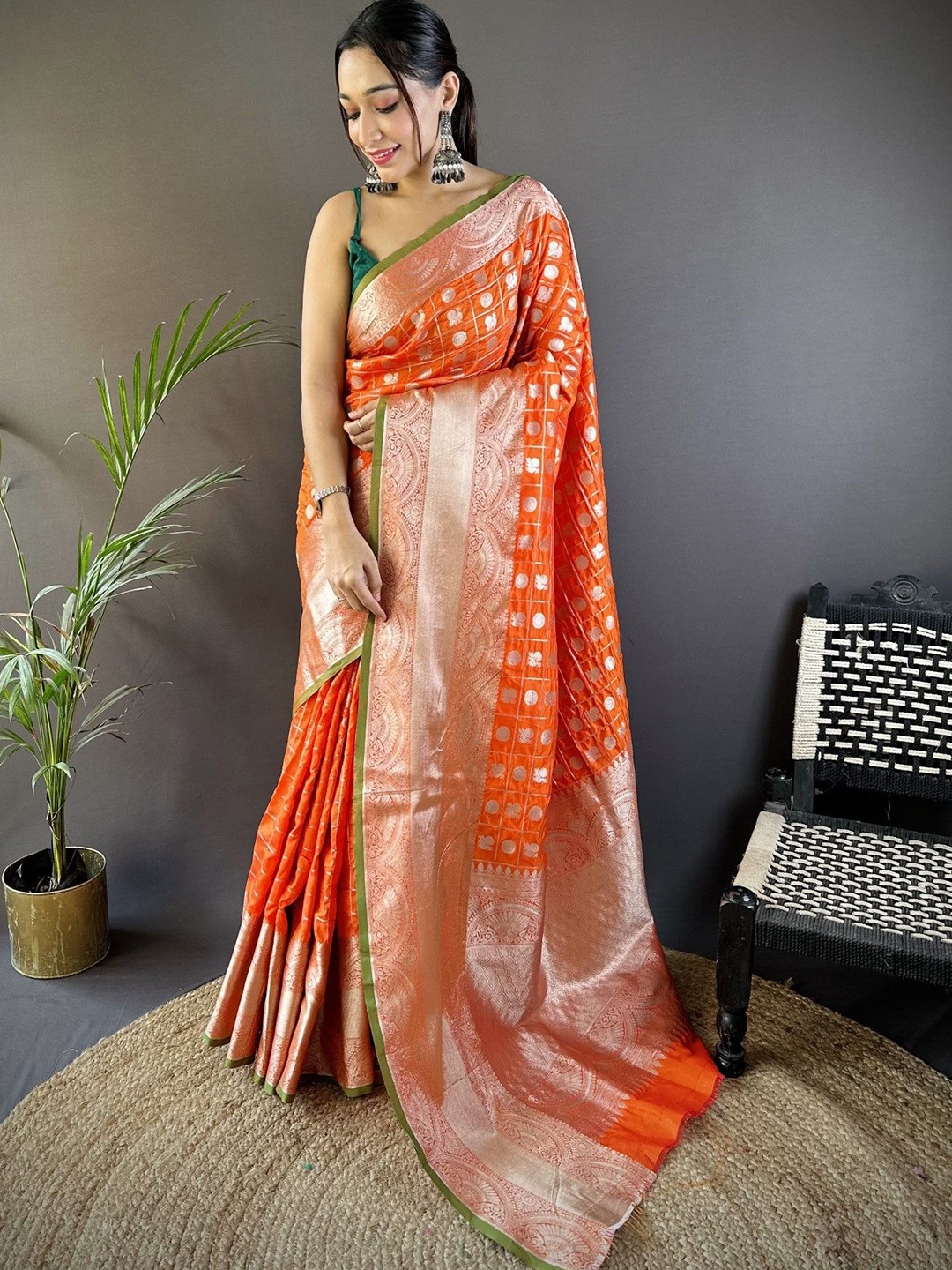 

Panzora Checked Zari Silk Blend Saree, Orange