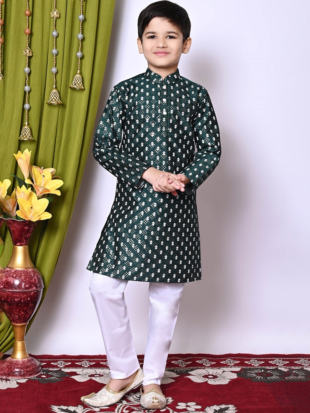 

BAESD Boys Printed Regular Sequinned Dupion Silk Kurta with Pyjamas, Green