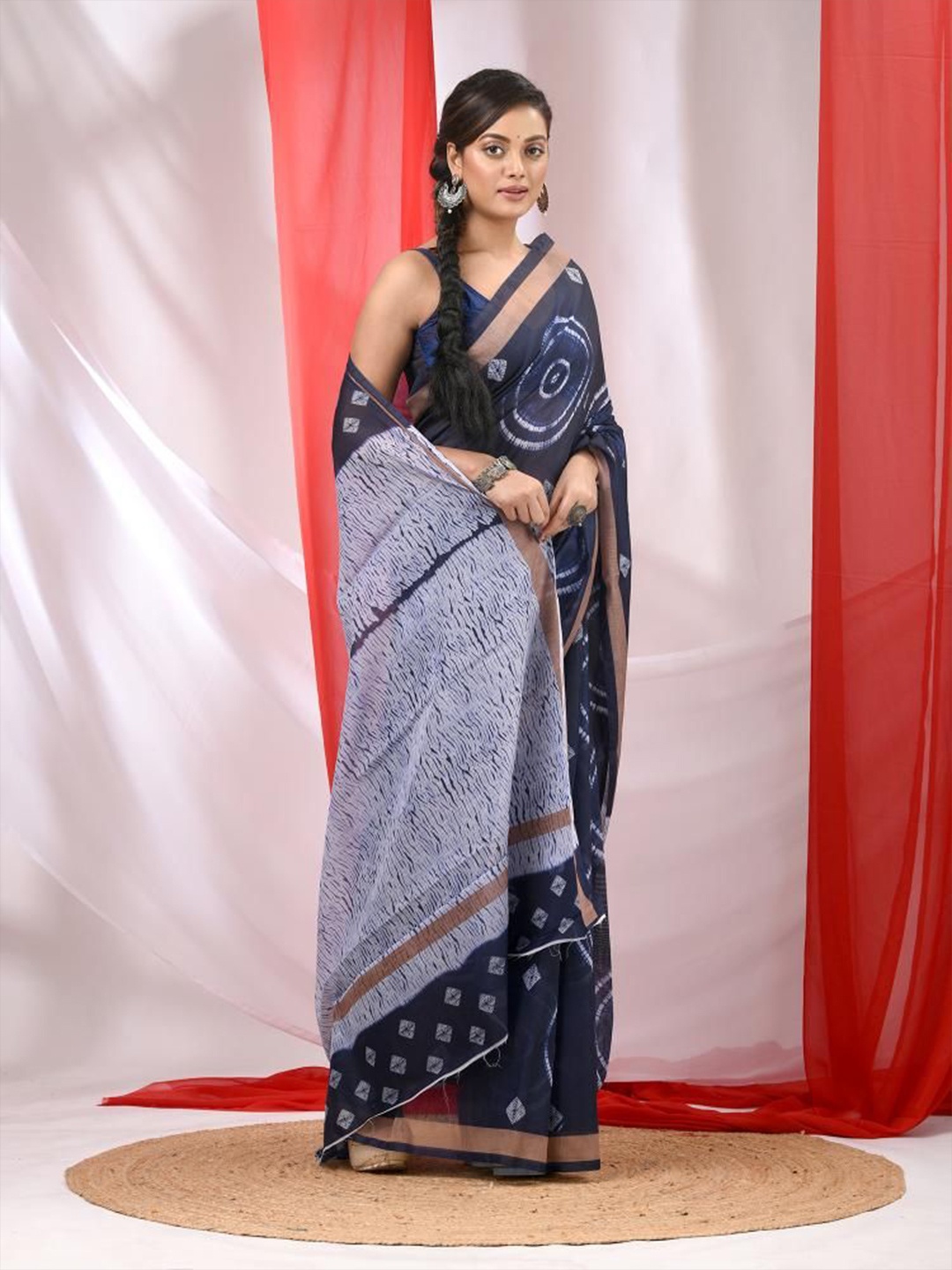 

VIBHAVARI Tie and Dye Zari Silk Cotton Saree, Blue
