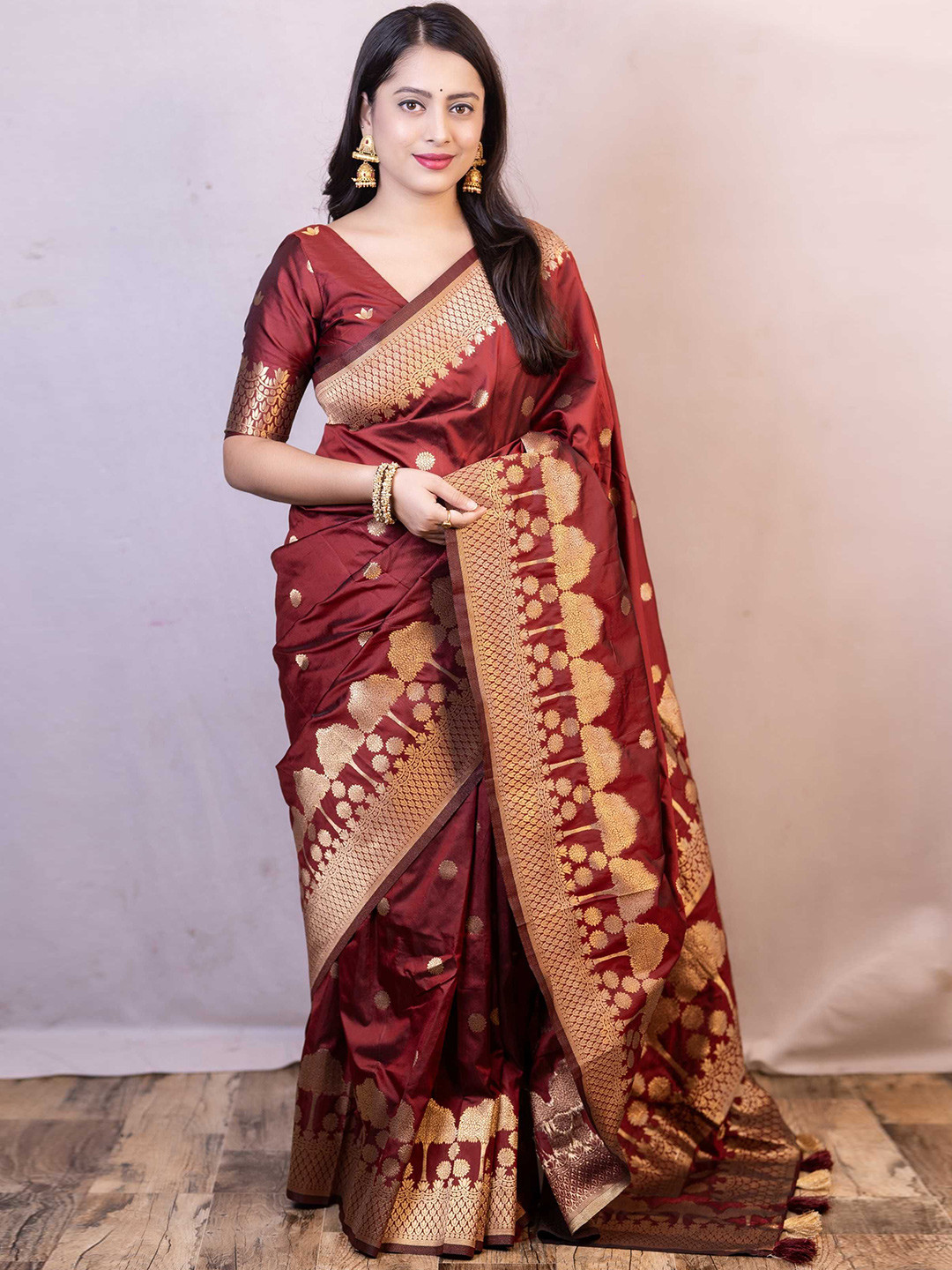 

LeeliPeeri Designer Woven Design Zari Silk Blend Banarasi Saree, Maroon