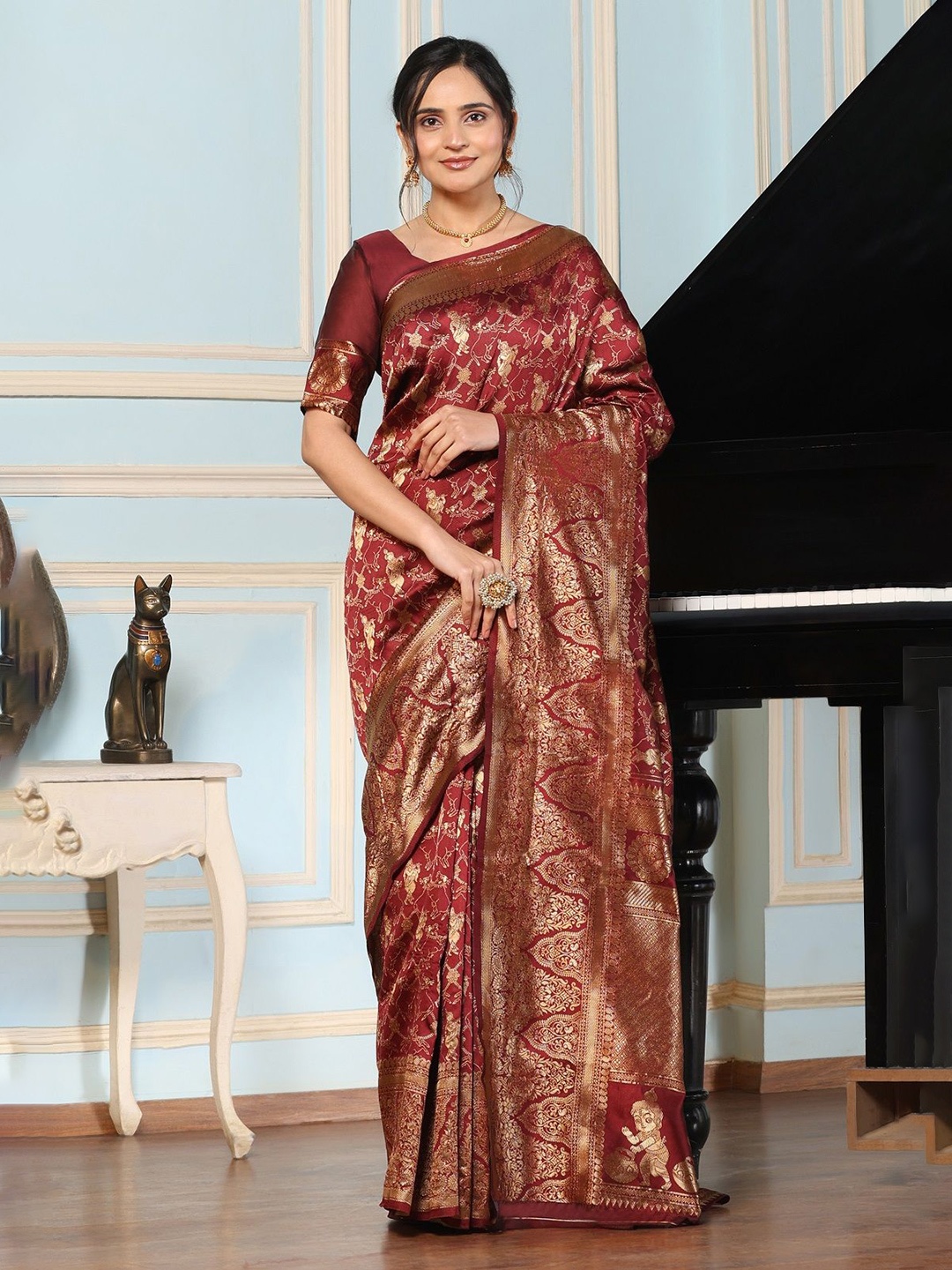 

Mitera Woven Design Zari Silk Blend Kanjeevaram Saree, Maroon