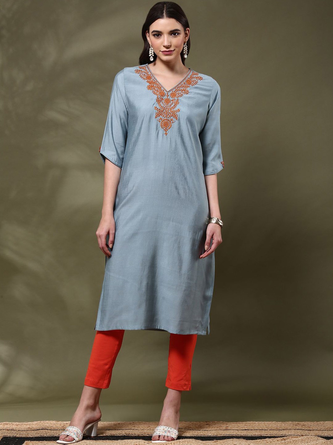 

Alena Women Floral Embroidered Flared Sleeves Thread Work Kurta, Silver