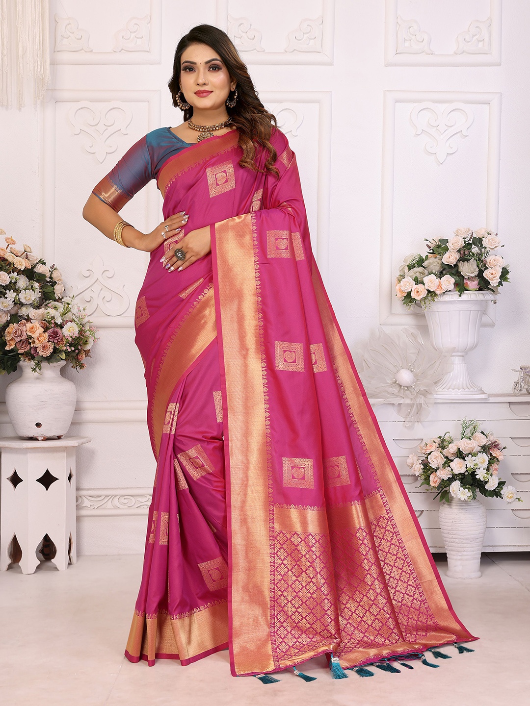 

Vintro Woven Design Zari Silk Blend Saree, Pink