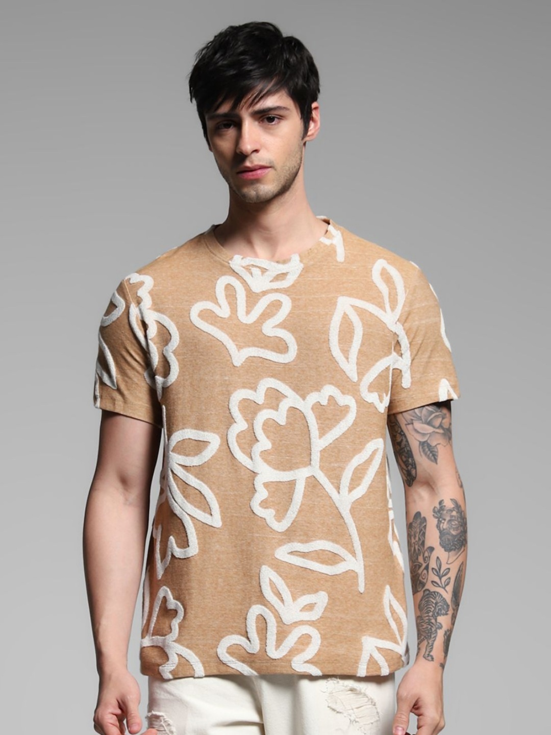 

Jack & Jones Men Floral Tropical Raw Edge T-shirt, Brown