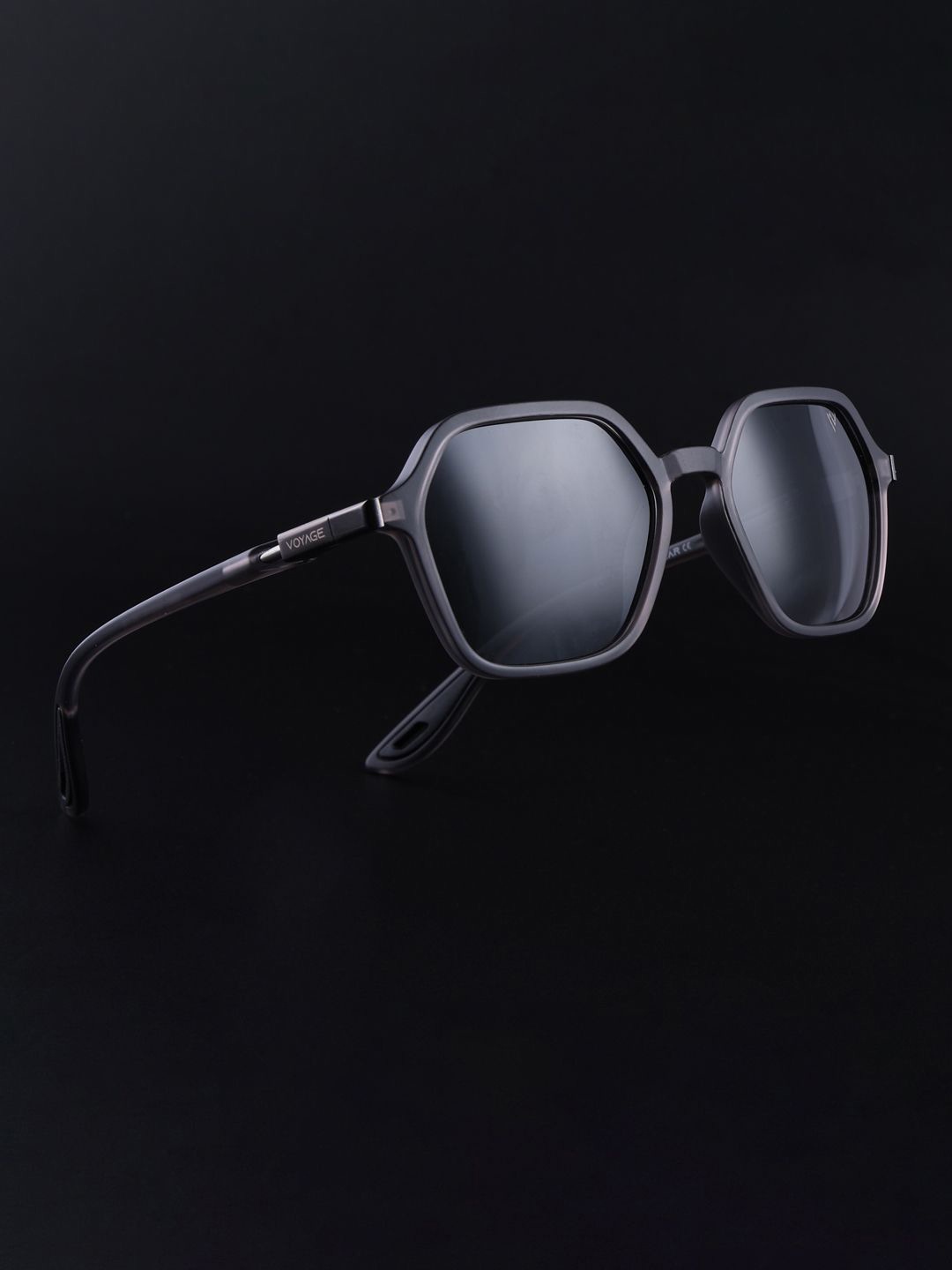 

Voyage Unisex Square Sunglasses with Polarised and UV Protected Lens, Black