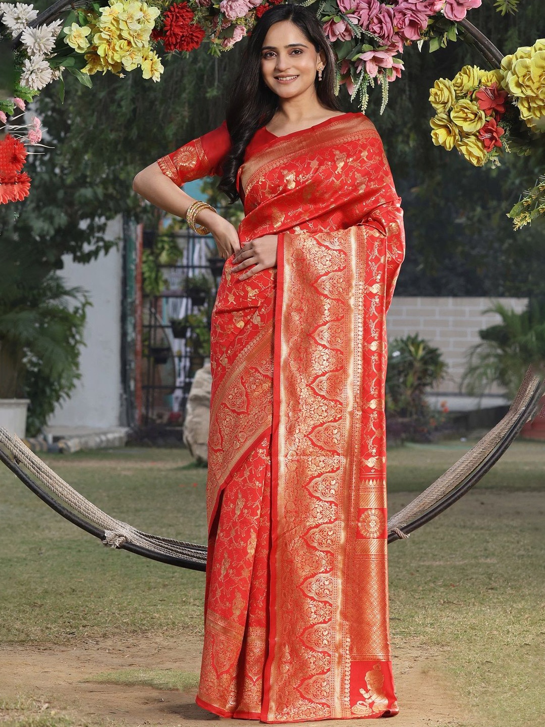 

ORUS Woven Design Zari Silk Blend Kanjeevaram Saree, Red