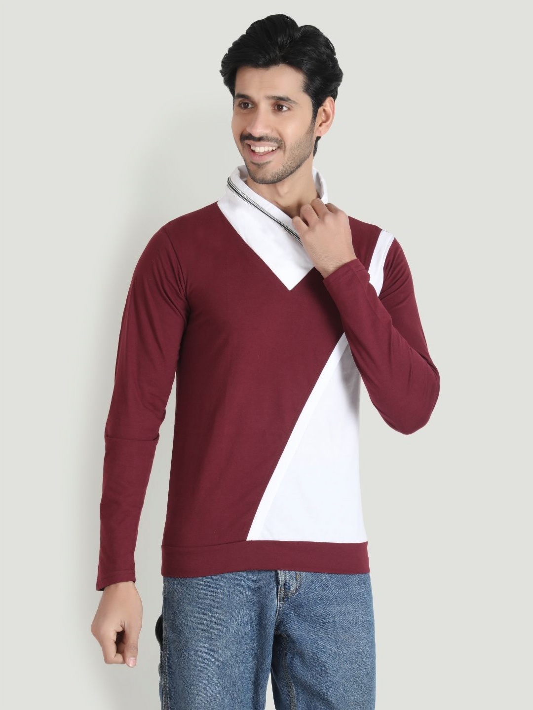 

Black Collection Men Colourblocked V-Neck T-shirt, Maroon