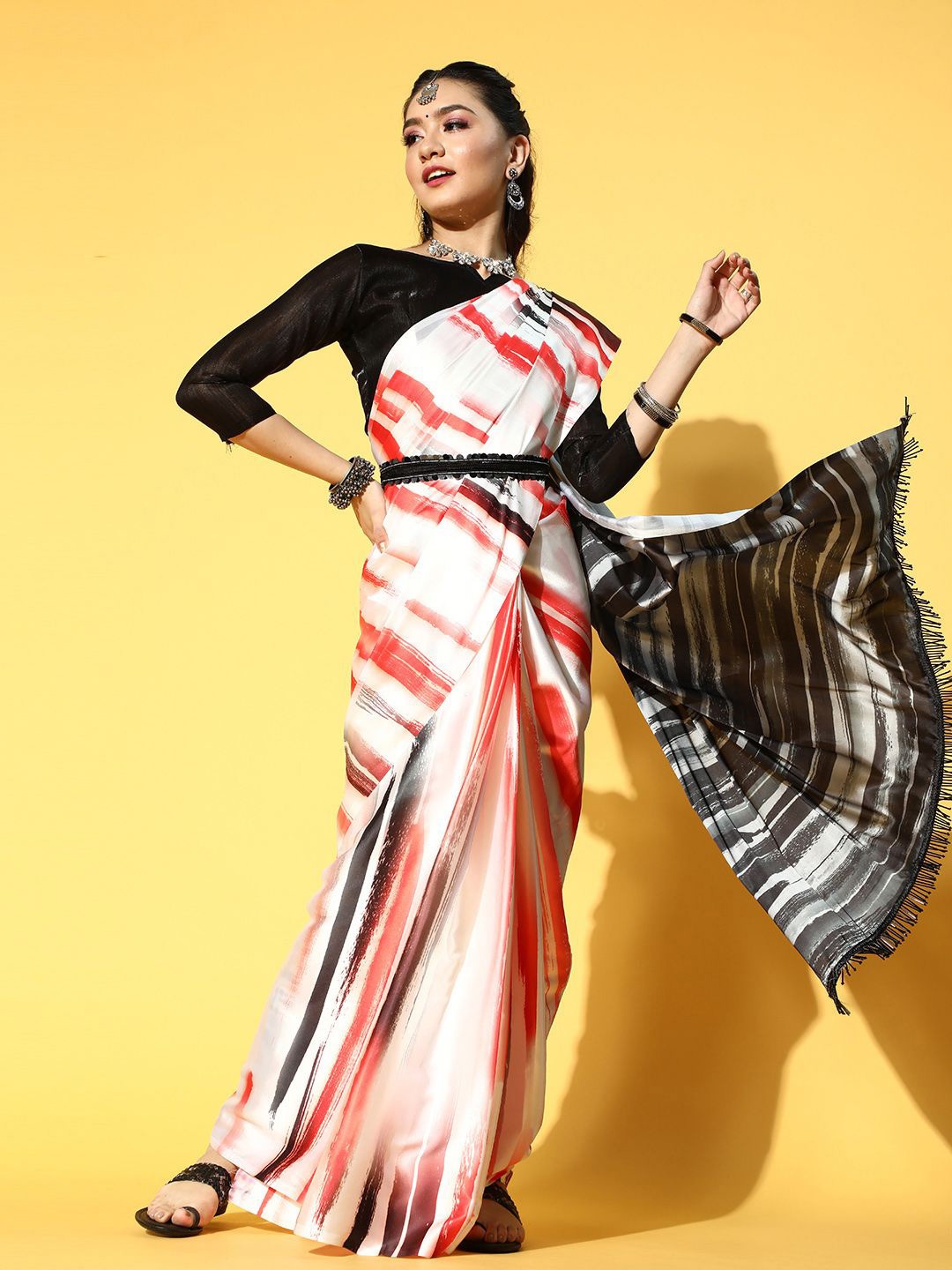 

DIVASTRI Tie and Dye Satin Saree, White