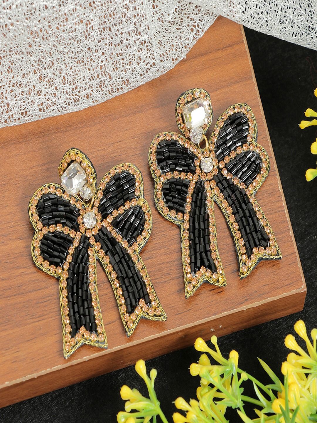

DressBerry Contemporary Drop Earrings, Black