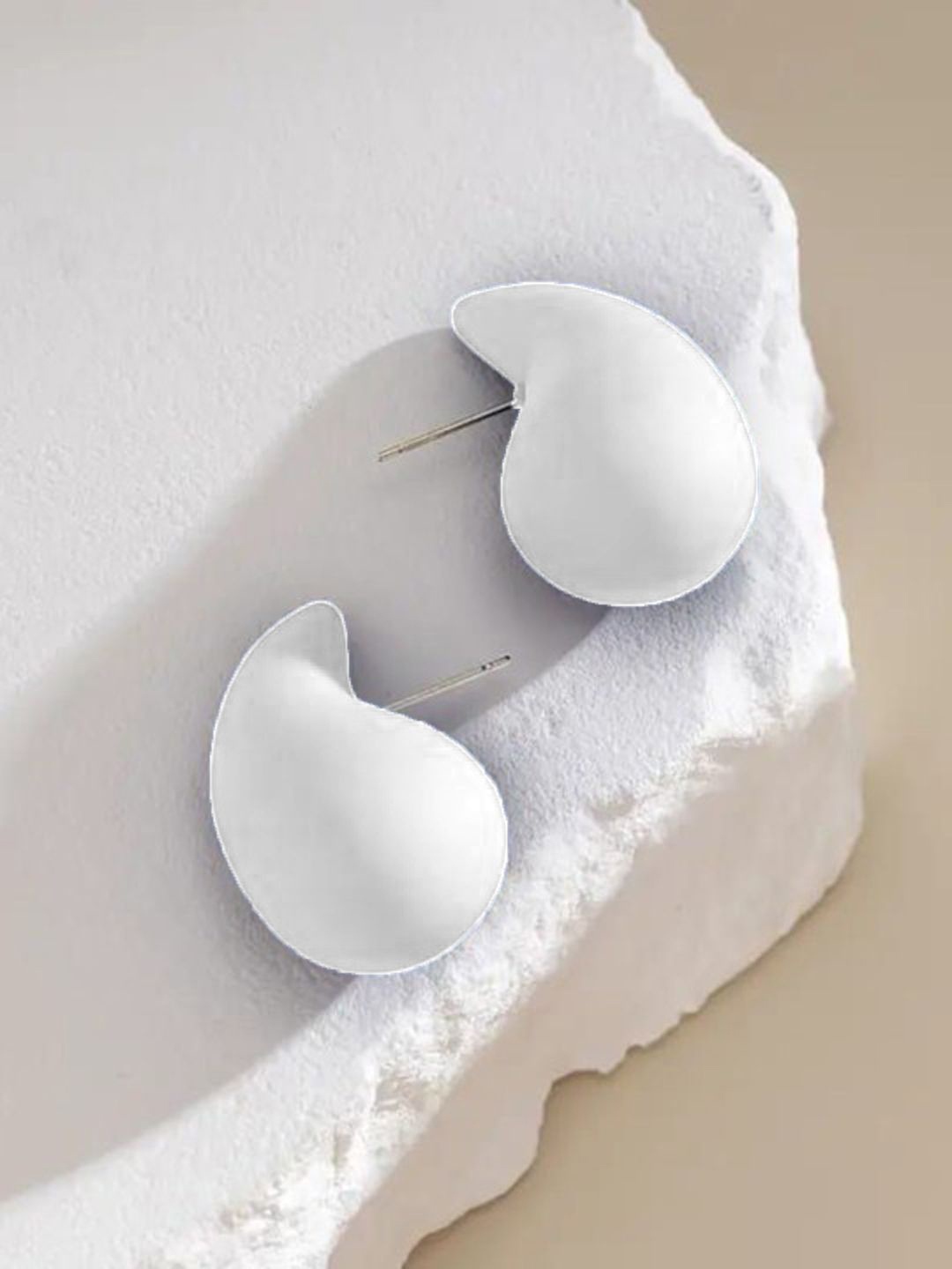 

FIMBUL Teardrop Shaped Drop Earrings, White