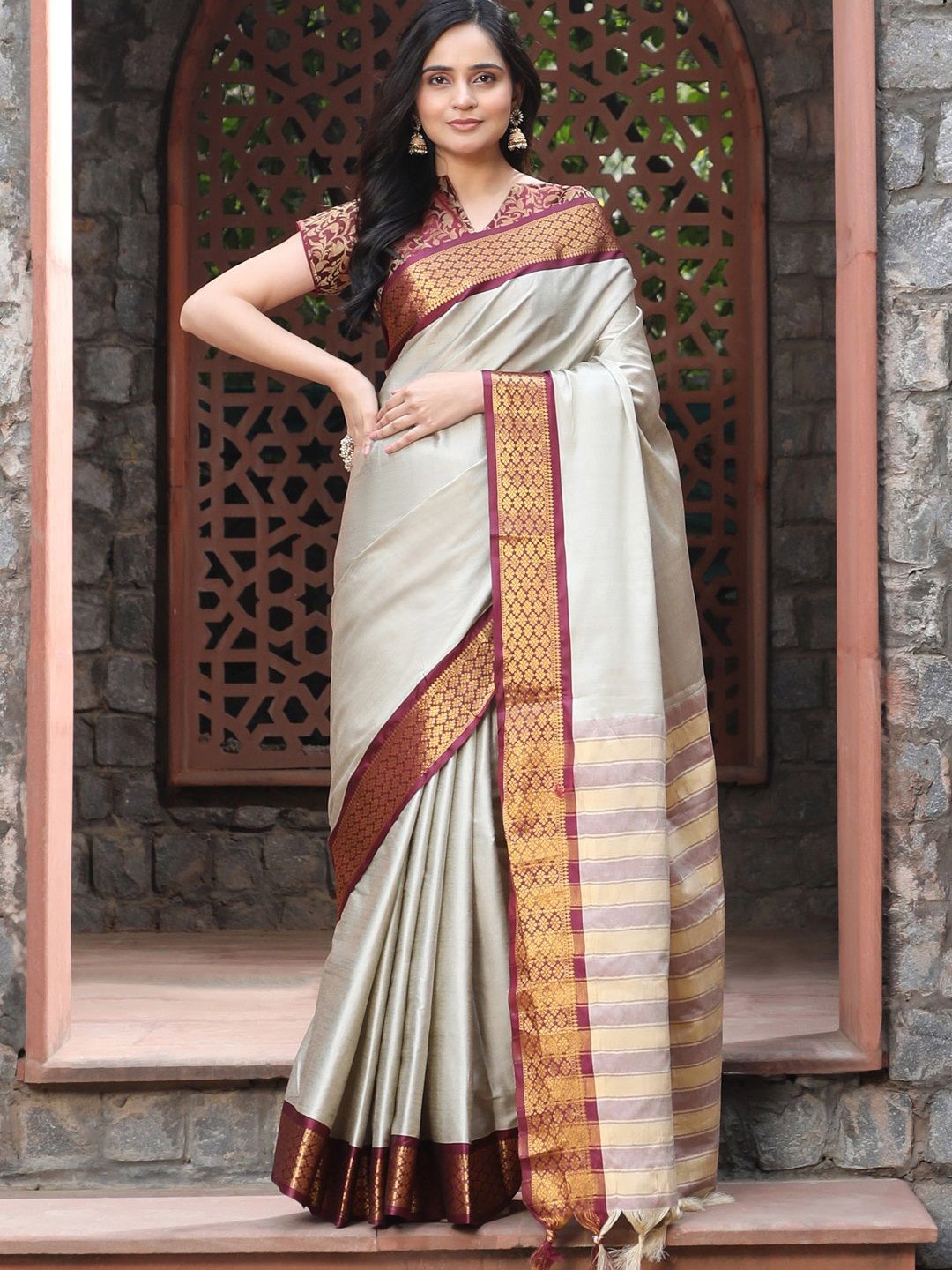 

Iris Zari Pure Silk Kanjeevaram Saree, Beige