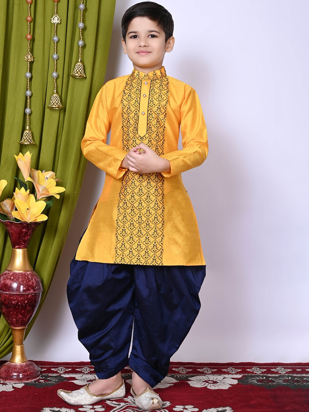 

BAESD Boys Floral Embroidered Regular Dupion Silk Kurta with Patiala, Yellow