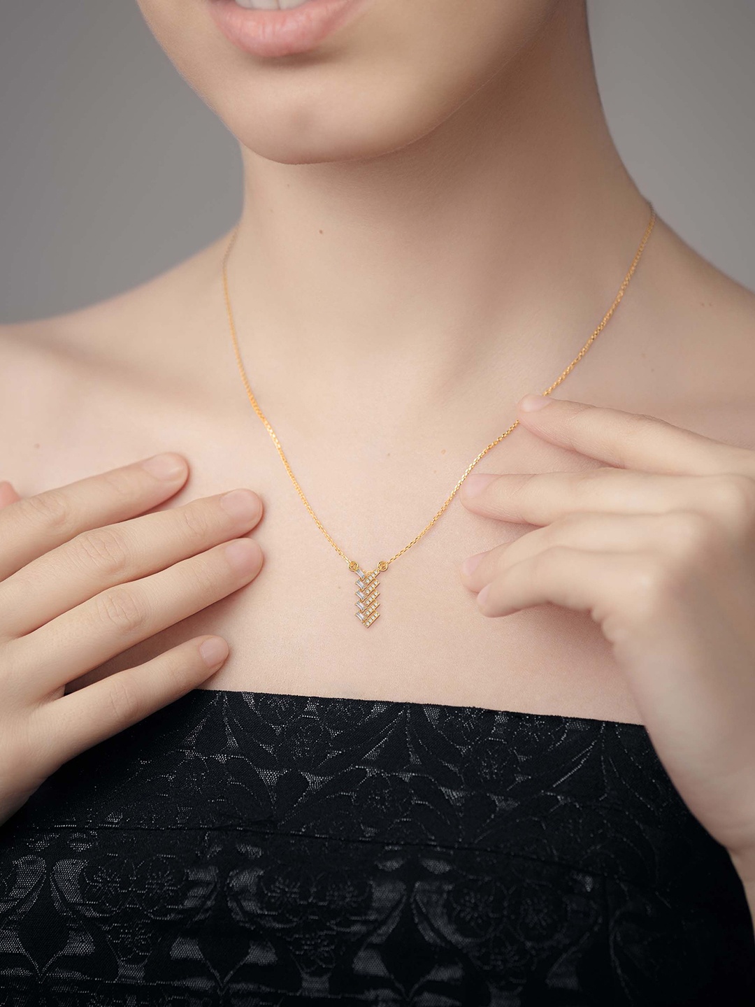 

Emori Baguette Bar Twist Diamond Necklace, Gold