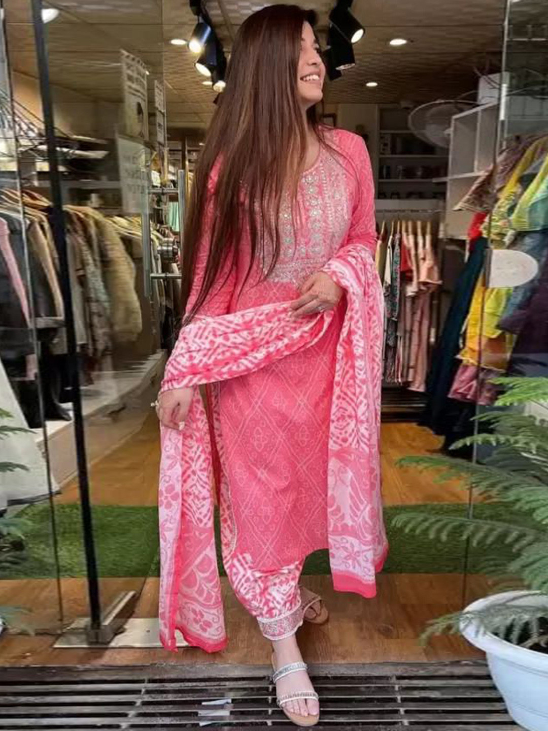 

Piludi Women Floral Embroidered Regular Kurta with Trousers & With Dupatta, Pink
