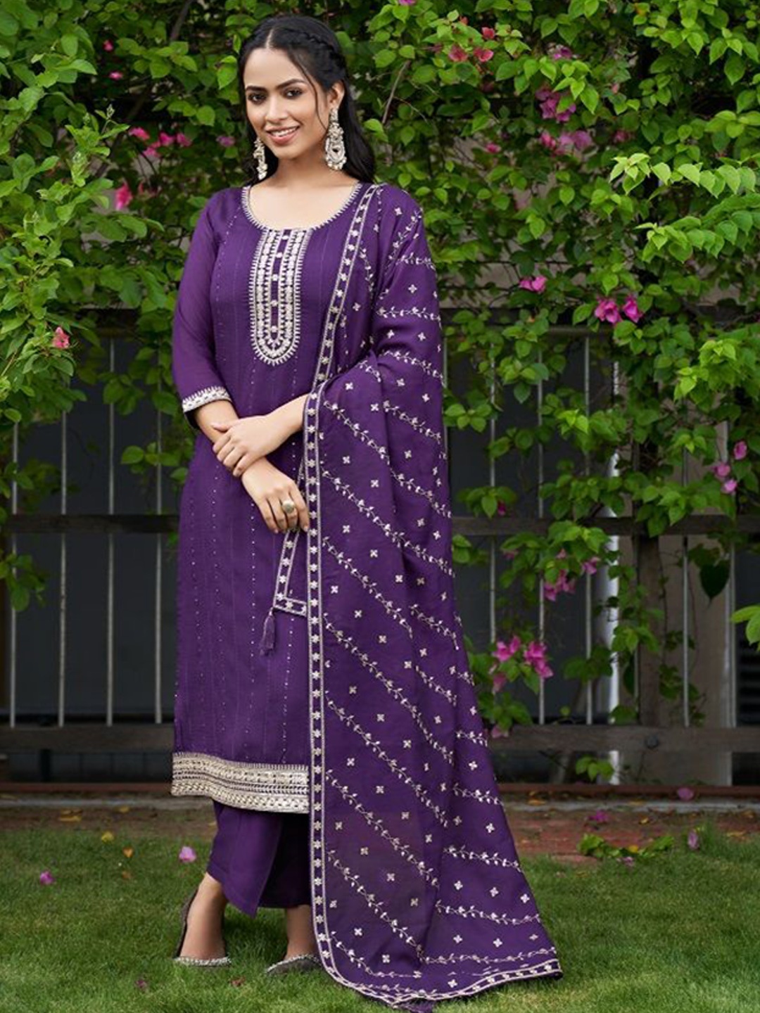 

Colors of Earth Women Ethnic Motifs Embroidered Regular Sequinned Kurta with Trousers & With Dupatta, Violet