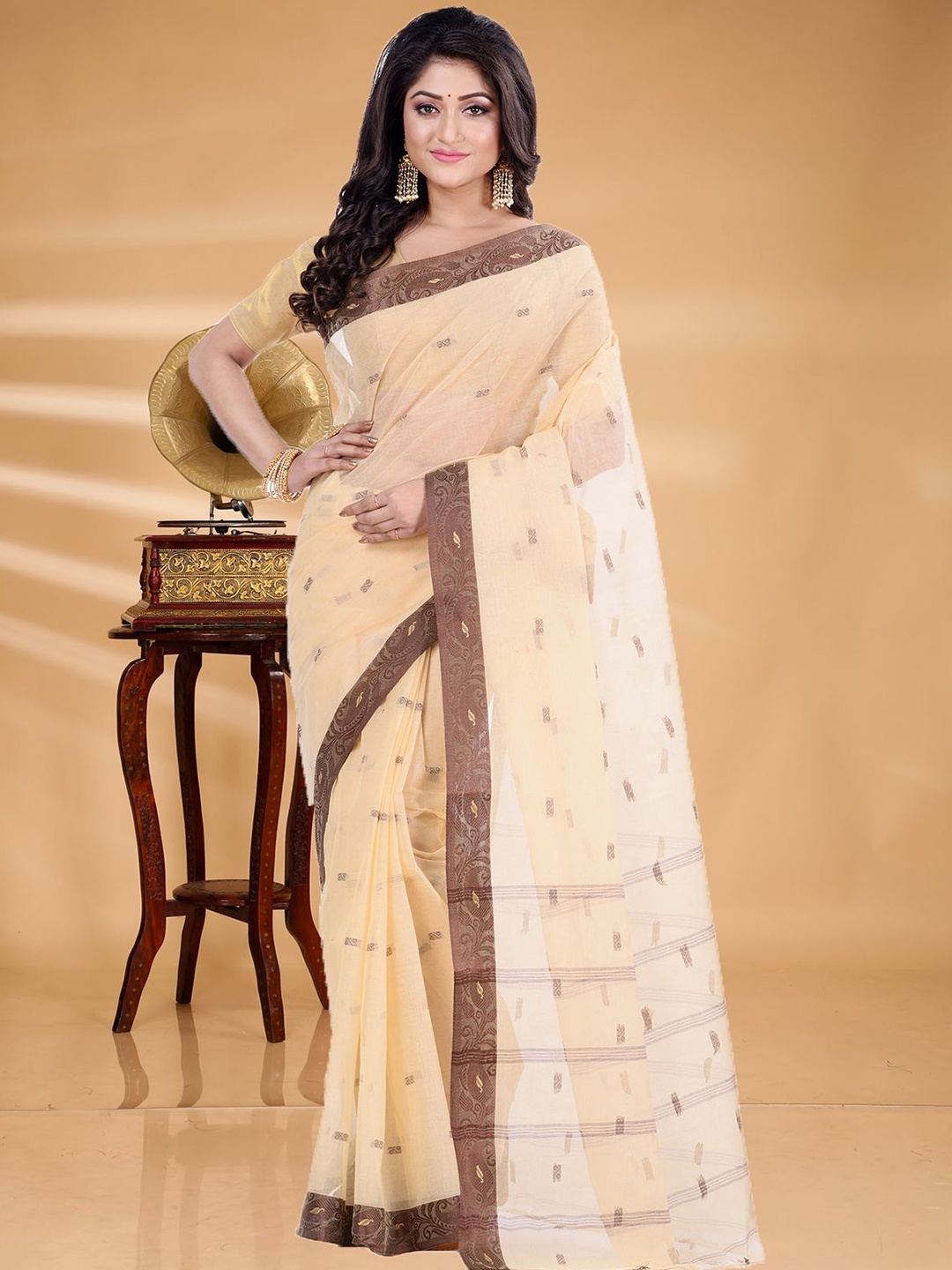 

SRILOK Woven Design Zari Pure Cotton Taant Saree, Cream