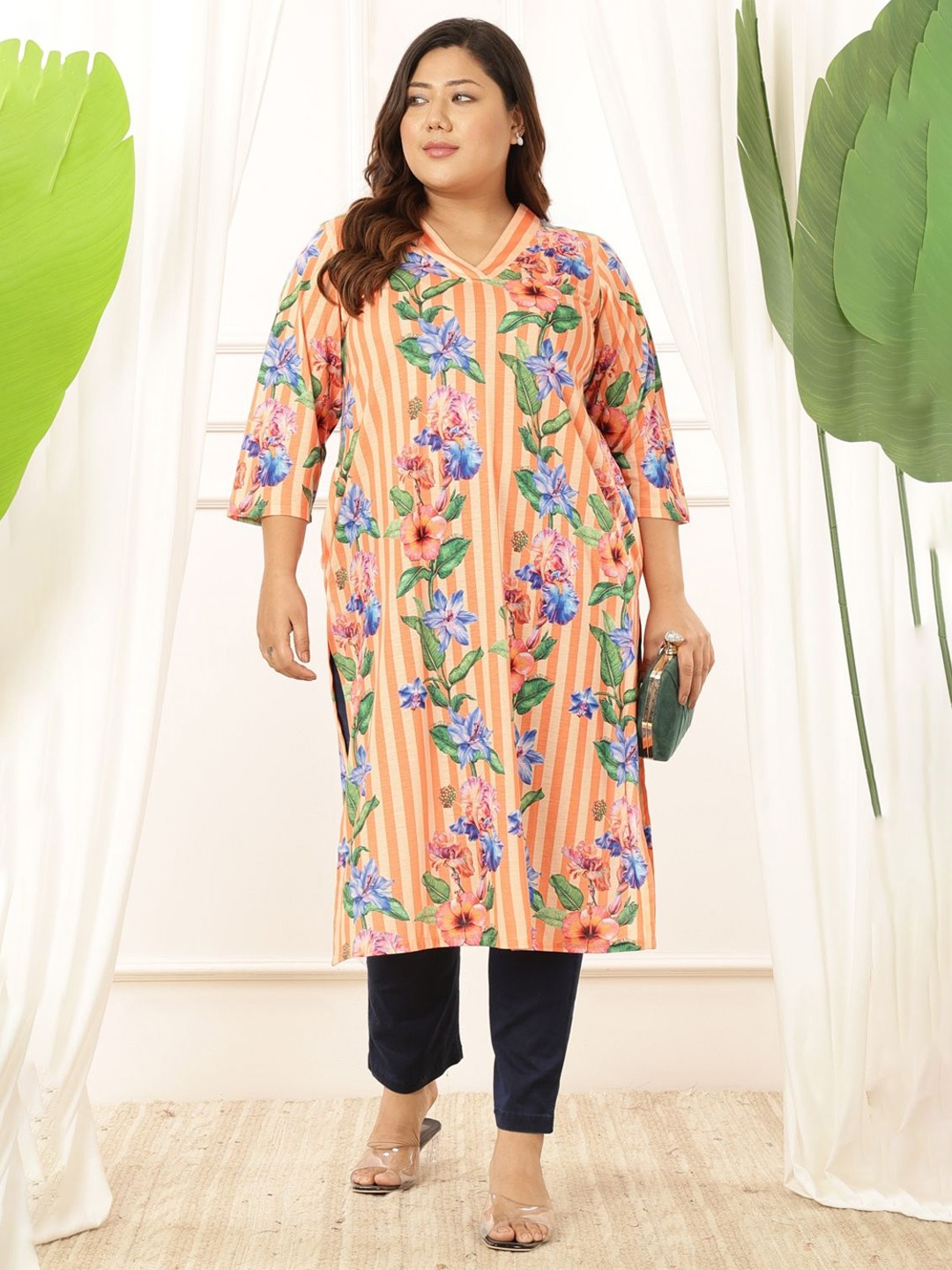 

Amydus Women Floral Printed Thread Work Kurta, Orange
