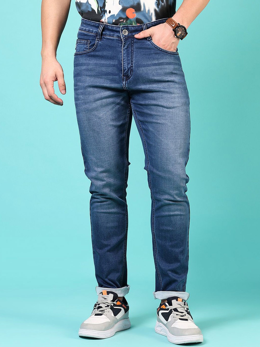 

V-Mart Men Light Fade Jeans, Blue