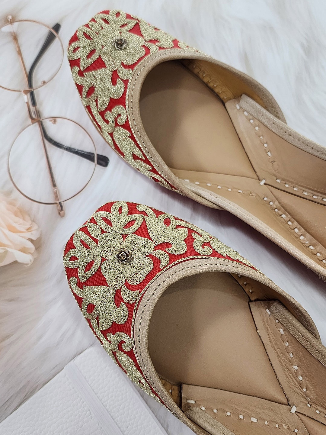 

Fulkari Women Embellished Ethnic Mojaris Flats, Red