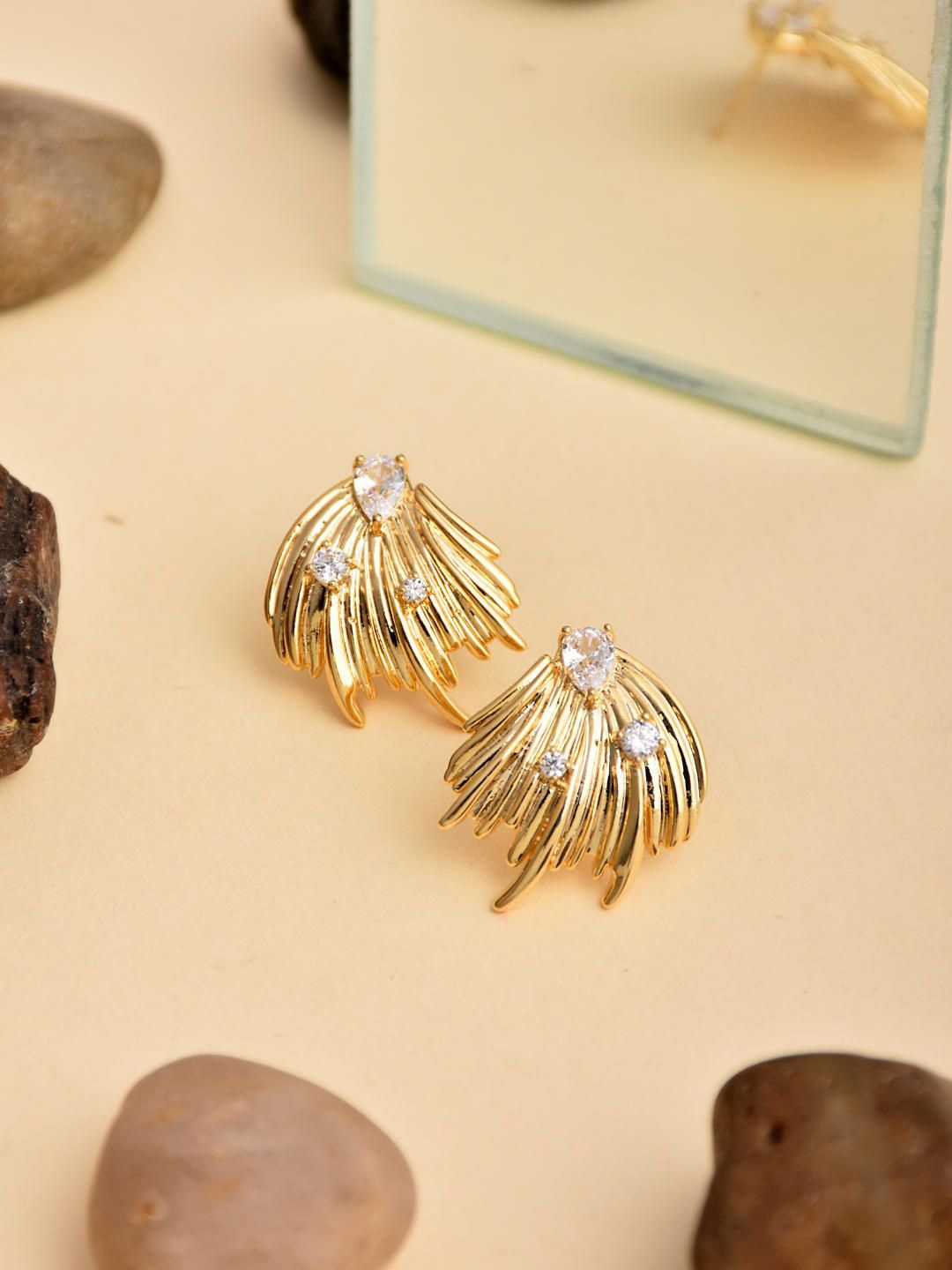 

Reenisaa Feather Shaped Studs Earrings, Gold