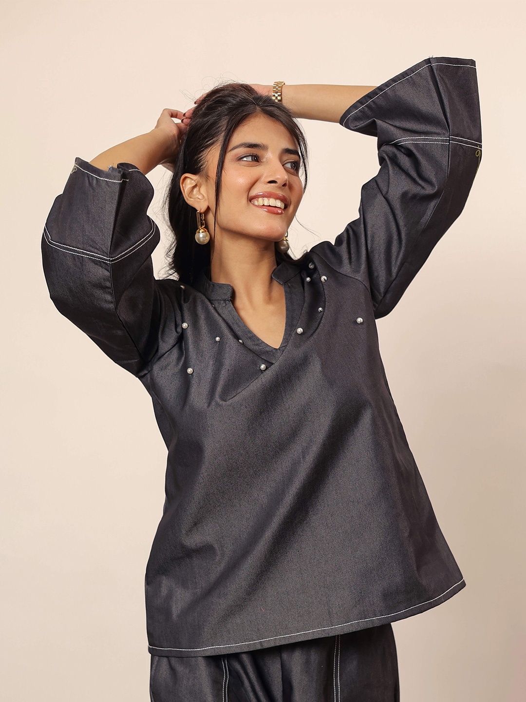 

KAORI BY SHREYA AGARWAL Women Standard Slim Fit Opaque Casual Shirt, Black