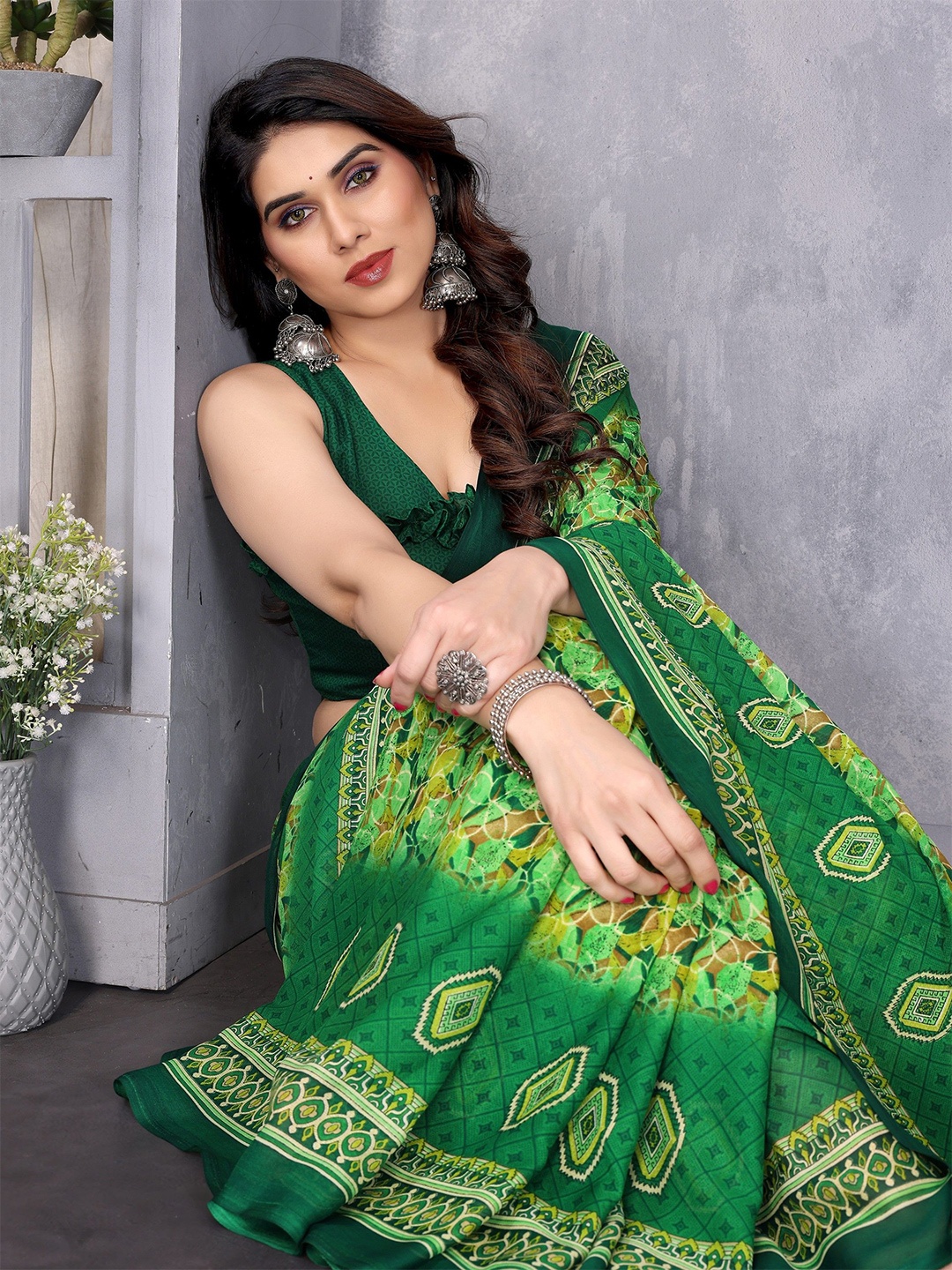 

Moda Rapido Floral Poly Georgette Saree, Green