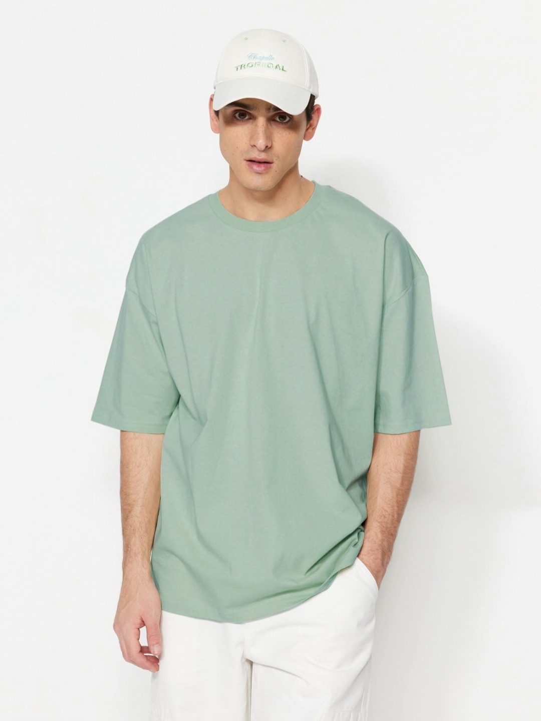 

Trendyol Men V-Neck Pockets T-shirt, Na