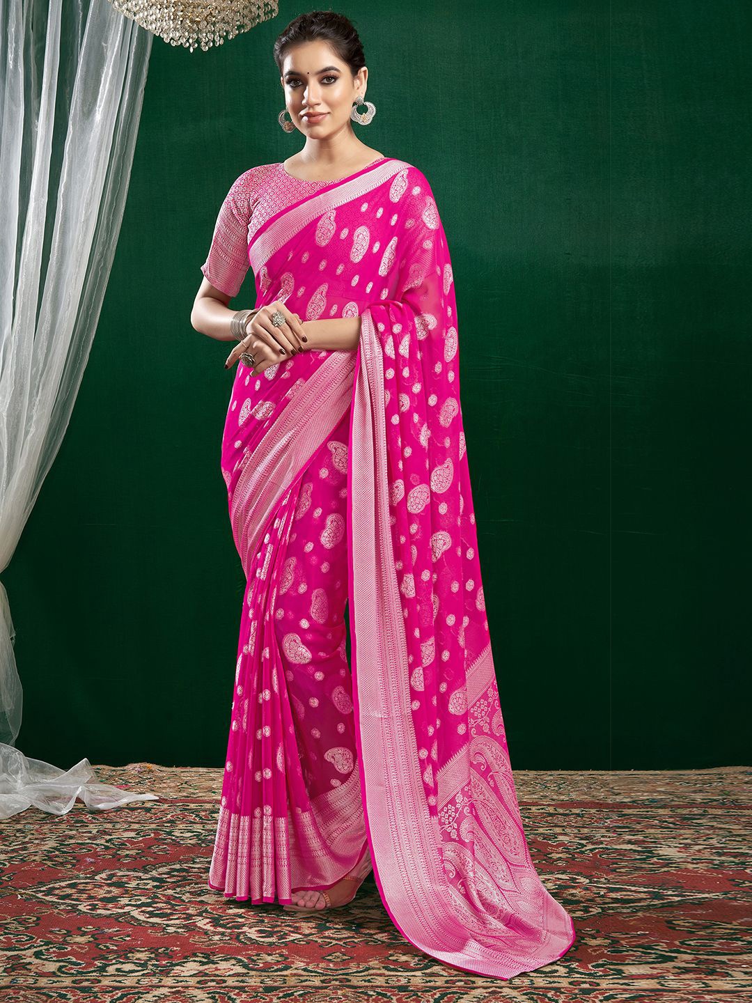

DIVASTRI Woven Design Zari Pure Georgette Saree, Pink