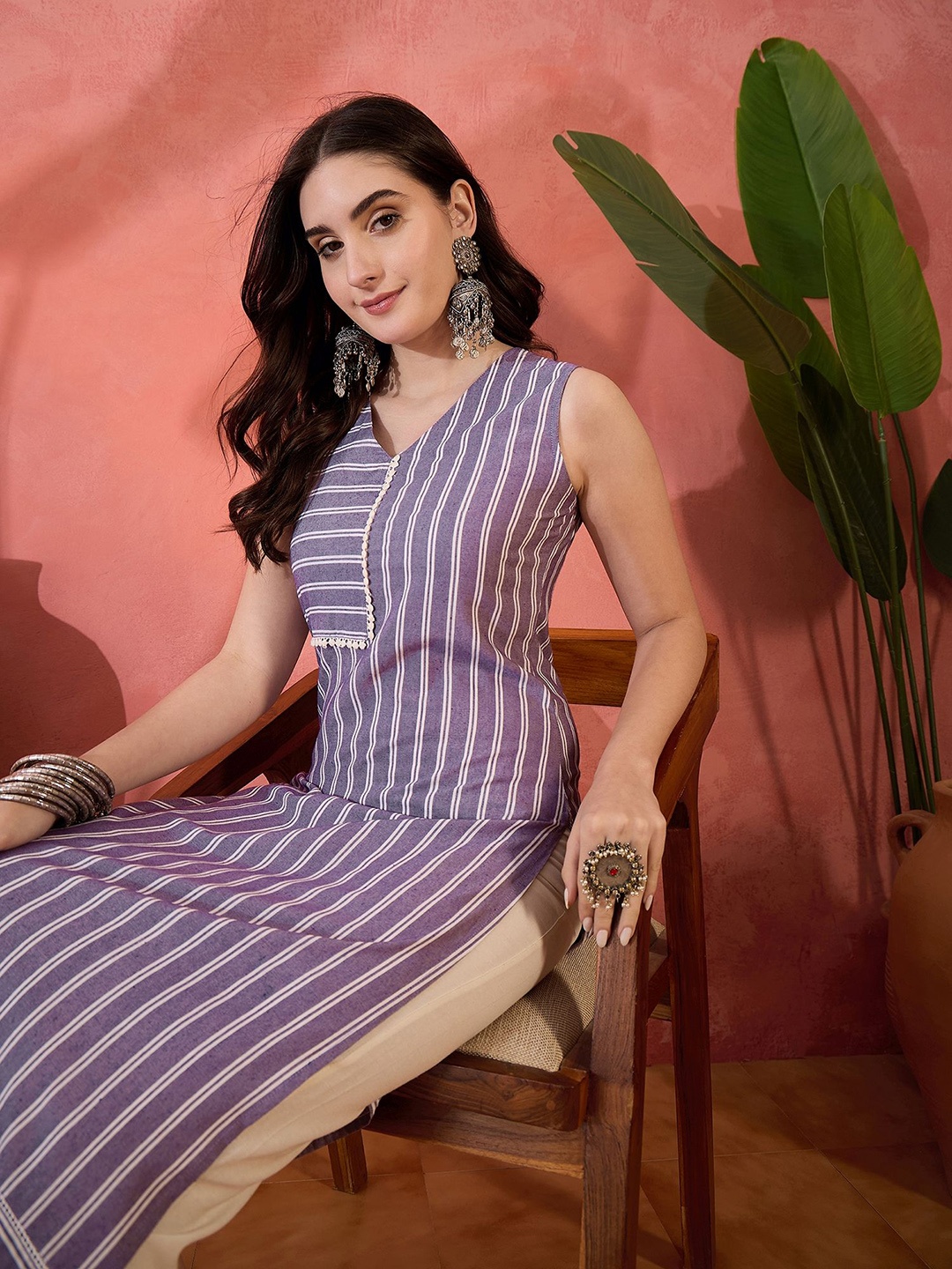 

Sangria Woven Striped Straight Kurta, Mauve