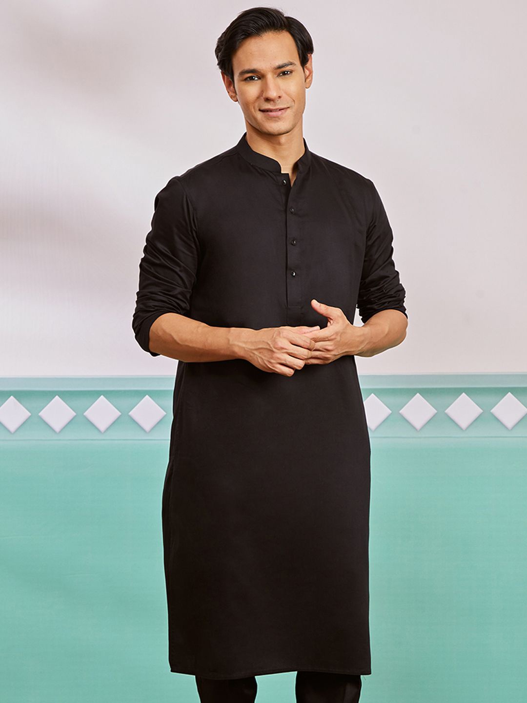 

VASTRAMAY Men Geometric Satin Kurta, Black