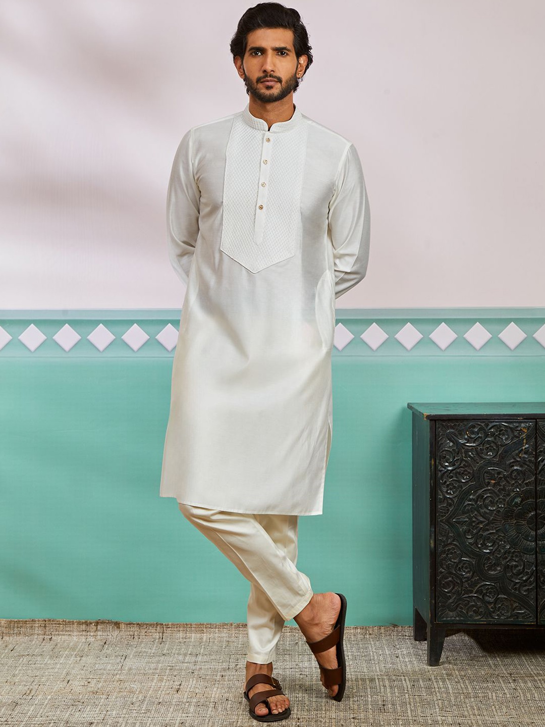 

VASTRAMAY Men Yoke Design Regular Thread Work Kurta with Trousers, White