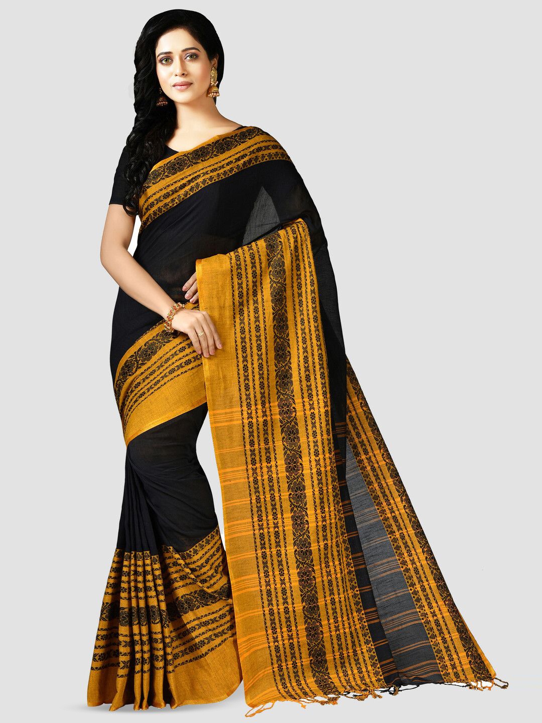 

Crochetin Khadi Saree, Black