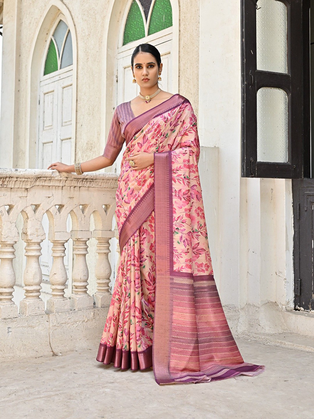 

Ekta Textiles Floral Zari Pure Silk Saree, Pink