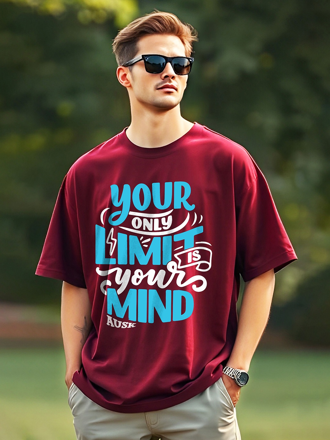 

AUSK Men Typography Printed Applique T-shirt, Maroon