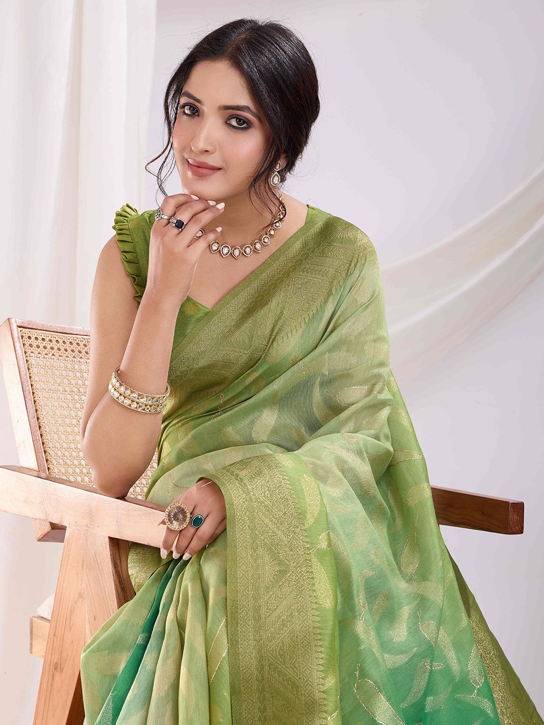 

DIVASTRI Woven Design Zari Pure Cotton Banarasi Saree, Lime green