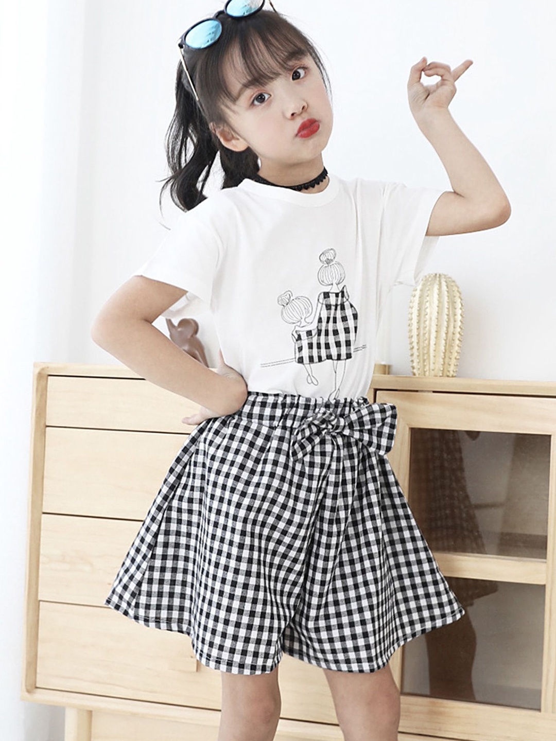 

LULU & SKY Girls Printed T-shirt with Skirt, White