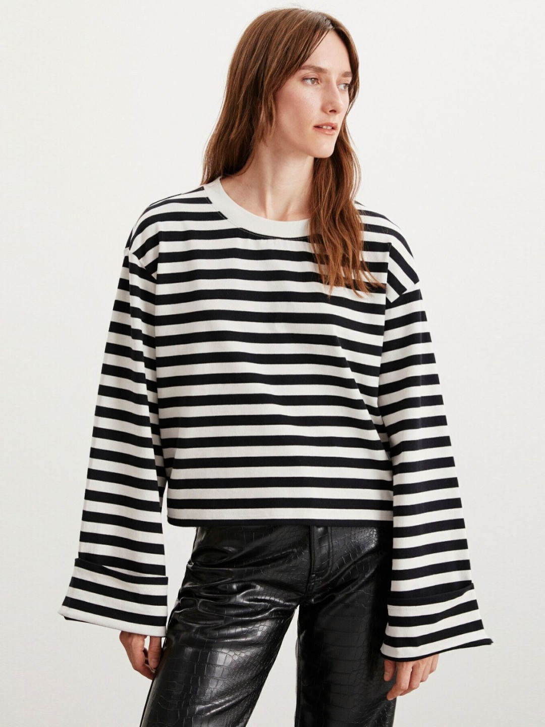 

GRIMELANGE Women Striped Drop-Shoulder Sleeves Monochrome Pockets T-shirt, Na