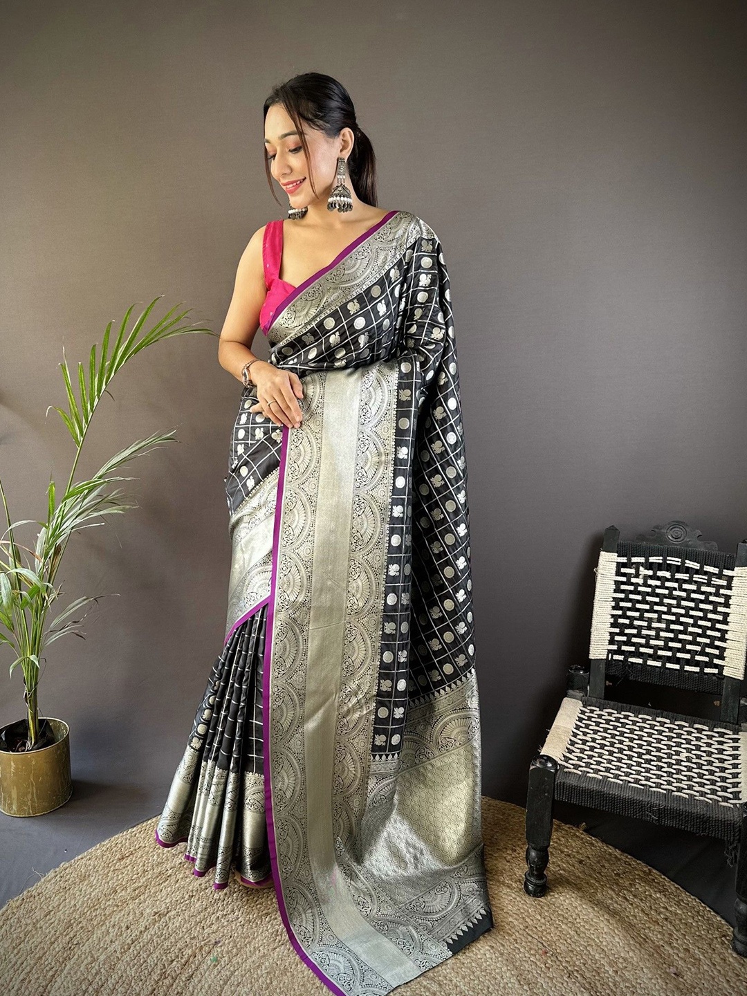 

Panzora Checked Zari Silk Blend Saree, Black