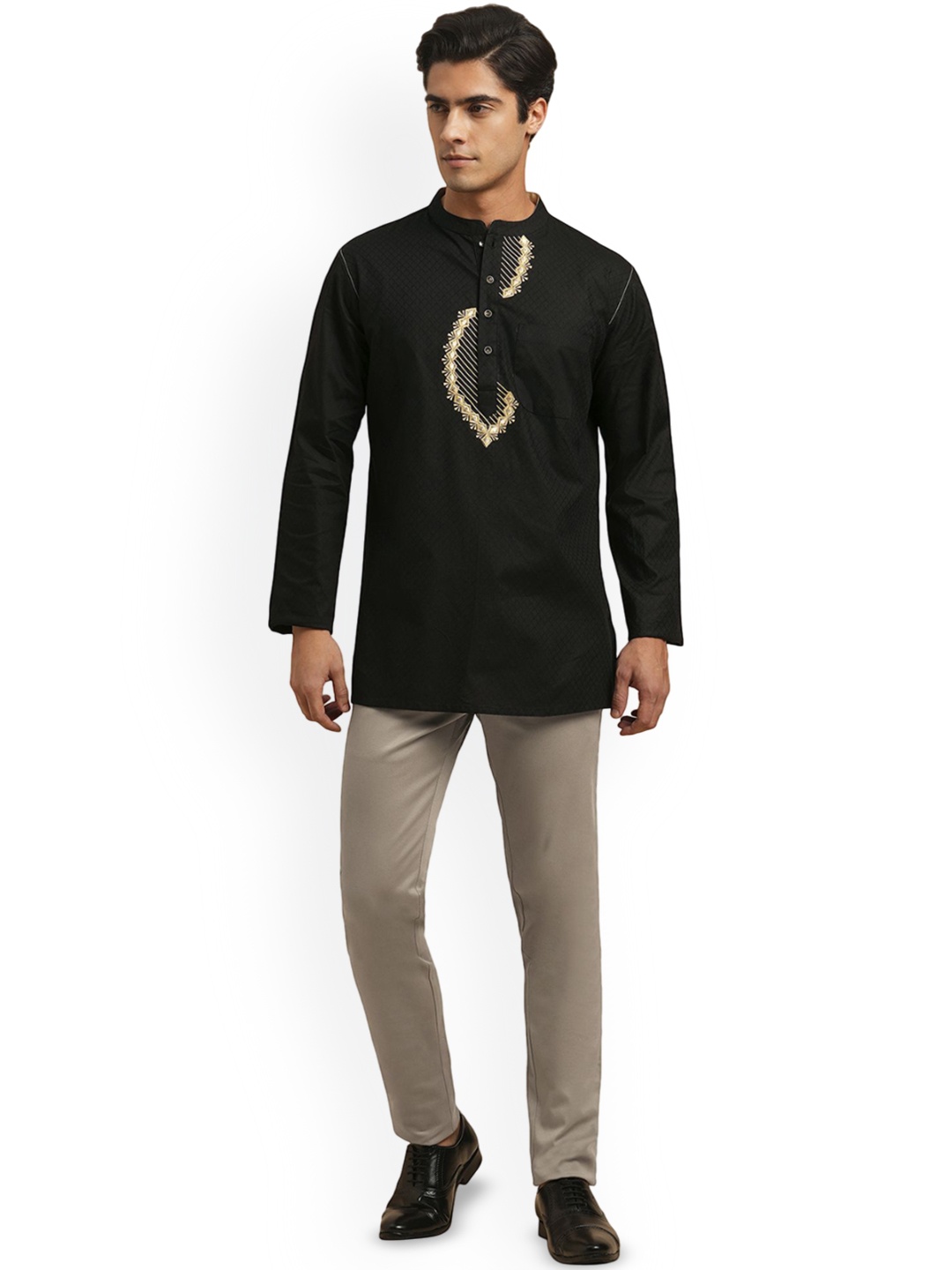 

Arch element Men Flared Sleeves Thread Work Kurta, Black