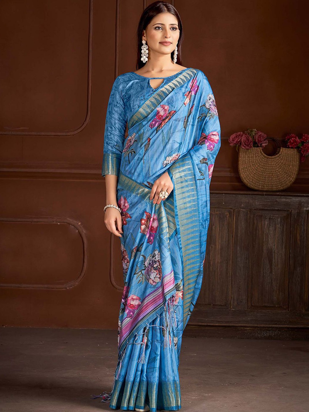 

Saree mall Floral Zari Silk Blend Sungudi Sarees, Blue