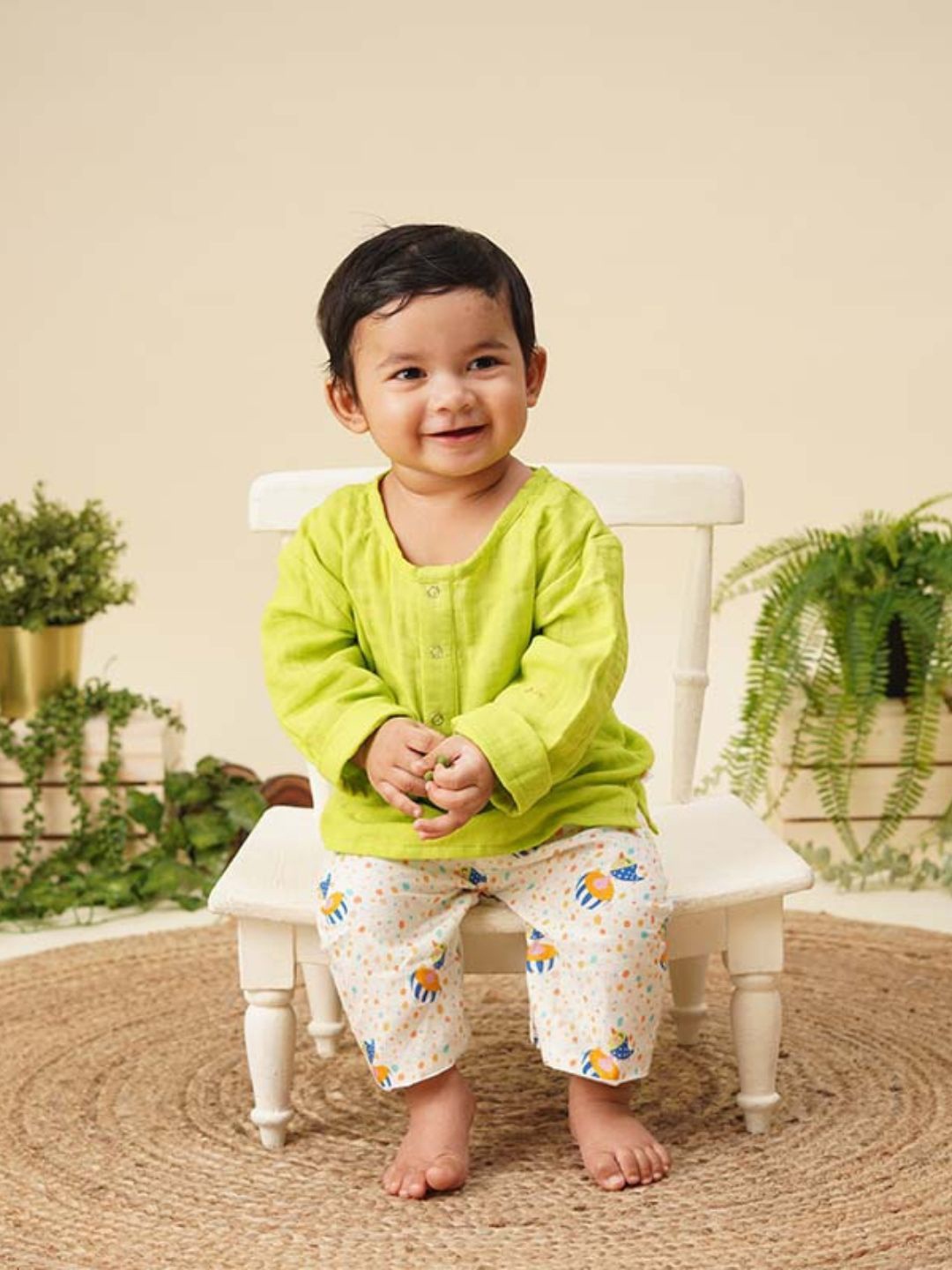 

Sangria Boys Pure Cotton Straight Kurta & Printed Trousers, Green