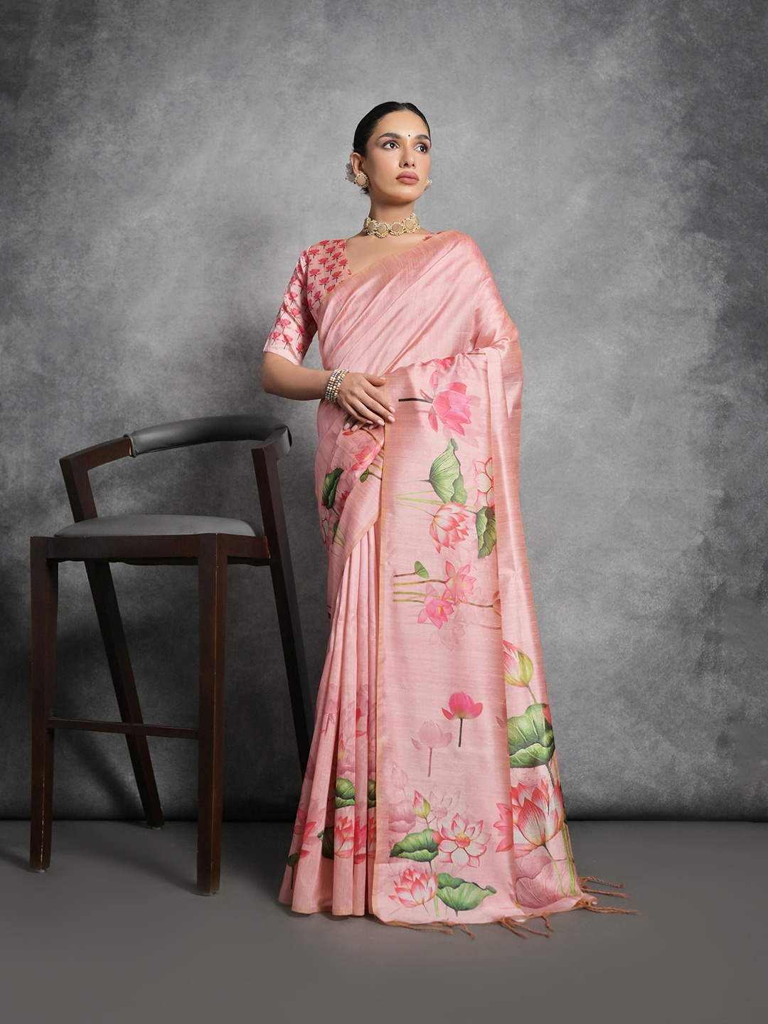 

Ekta Textiles Floral Pure Silk Tussar Saree, Peach